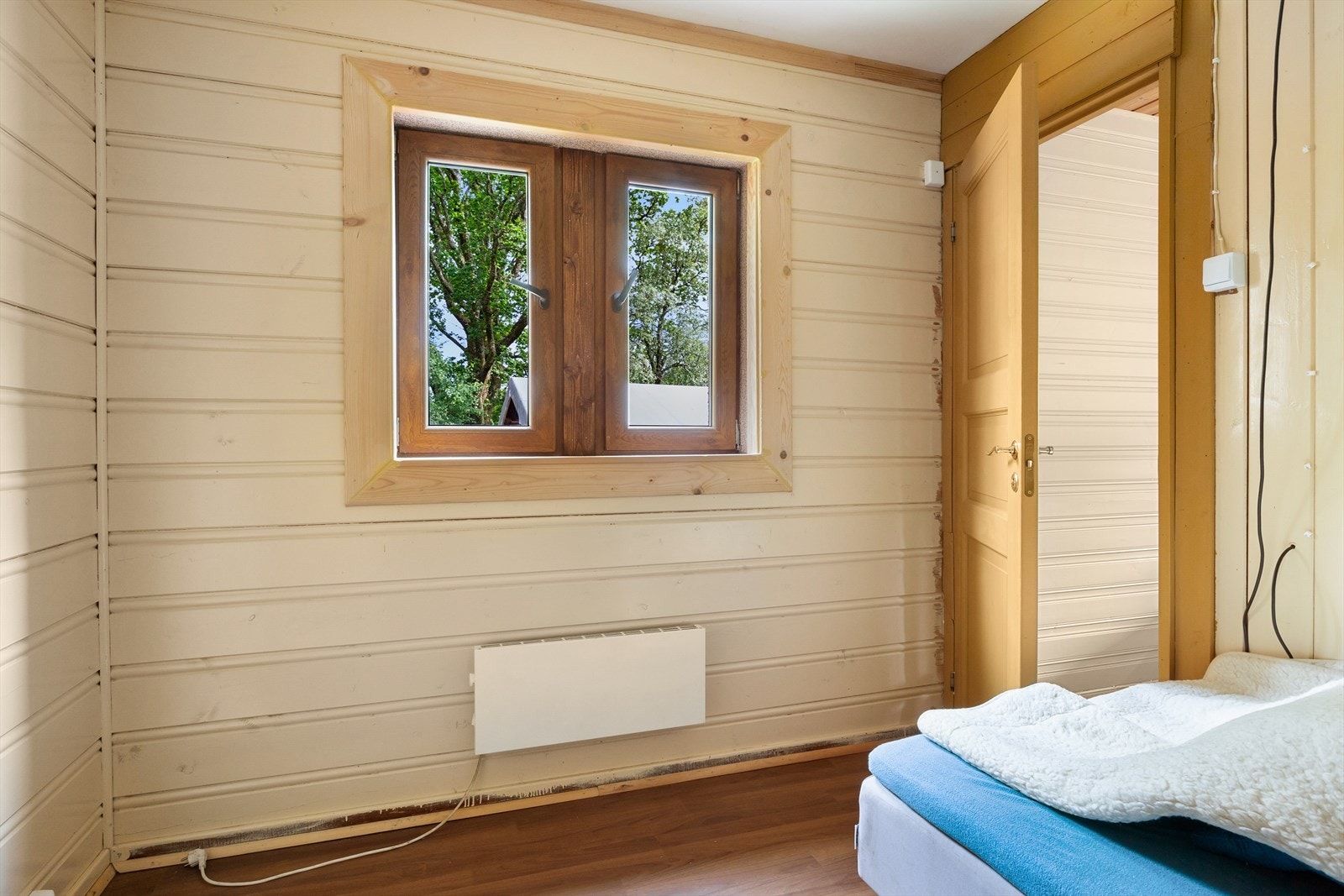 Hytten har 2 soverom, på henholdsvis 9,7 m² og 6,9 m². Galleribilde