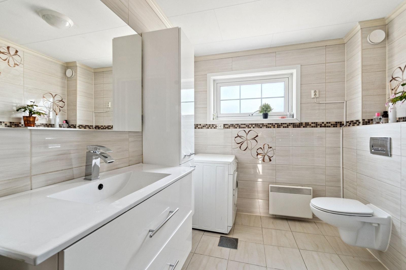 I denne etasjen finner dere også et romslig hovedbad. Galleribilde