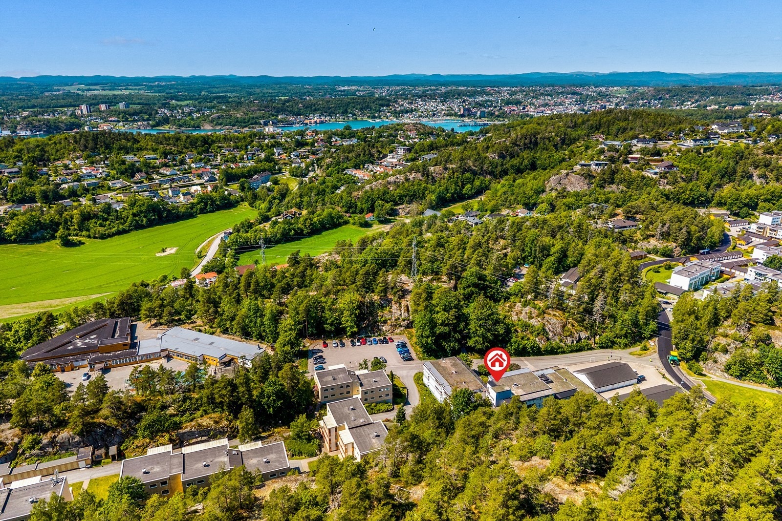 Dette er et sted hvor både hverdagen og fritiden får gode rammer - med nærhet til alt, og et bomiljø som innbyr til trivsel og fellesskap. Galleribilde