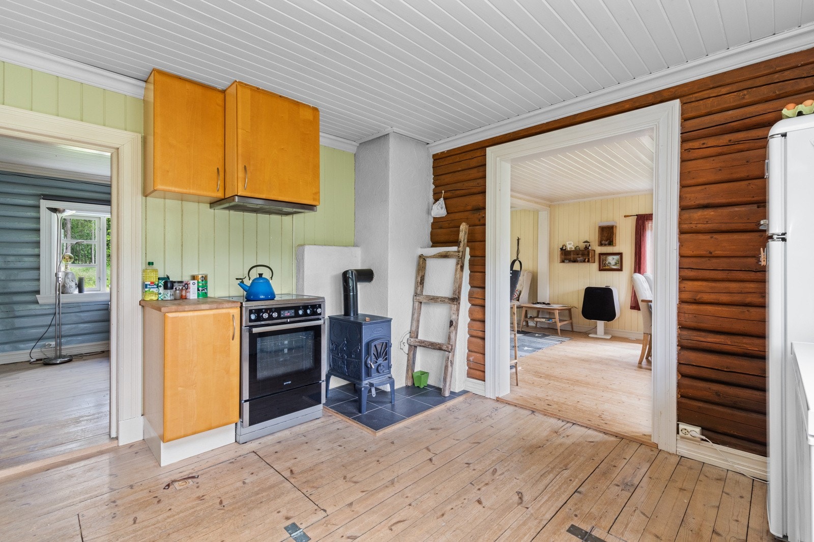 Boligen er opprinnelig en gammel tømmerbygning og er bygget på i 2 omganger. Senest i 2010. Galleribilde