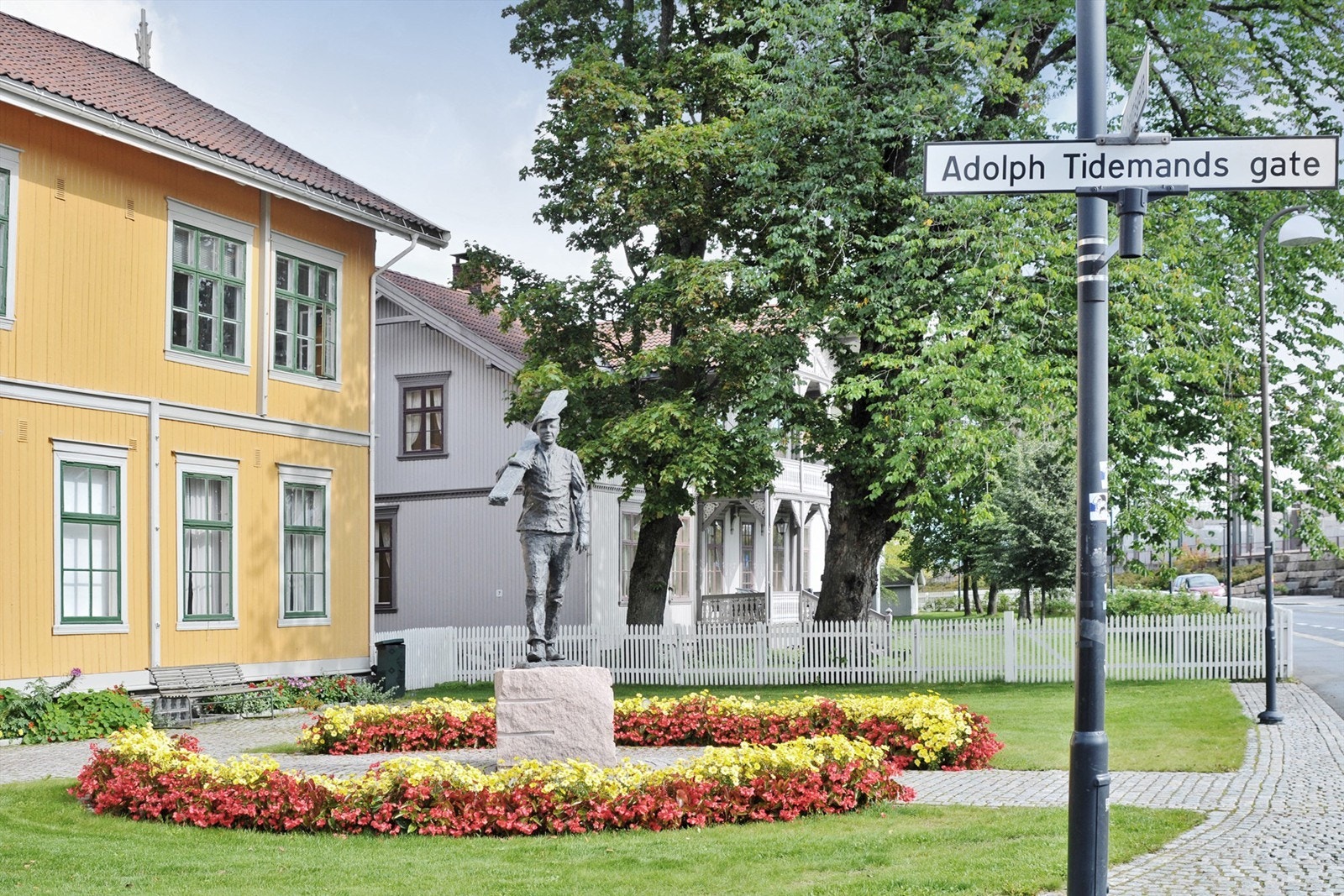 Kulturhusene ved togstasjonen Galleribilde