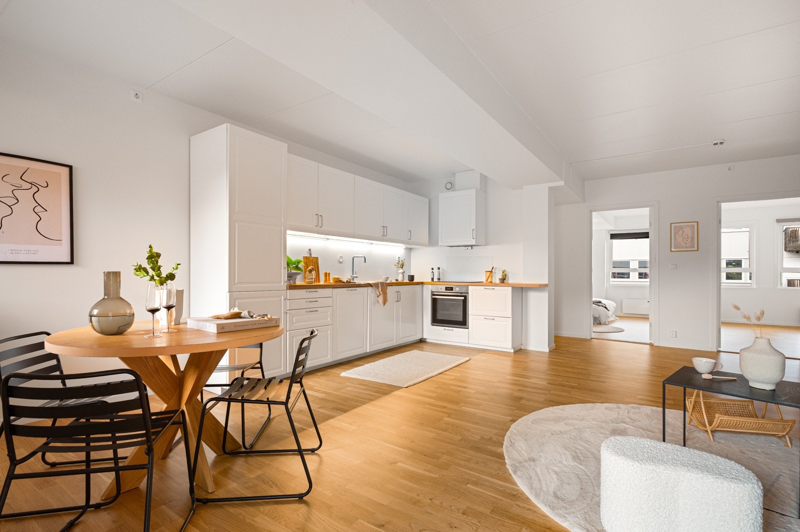 Leiligheten er i hovedsak oppført med lettvegger og kan ominnredes slik at f.eks. stuen kan utvides Galleribilde