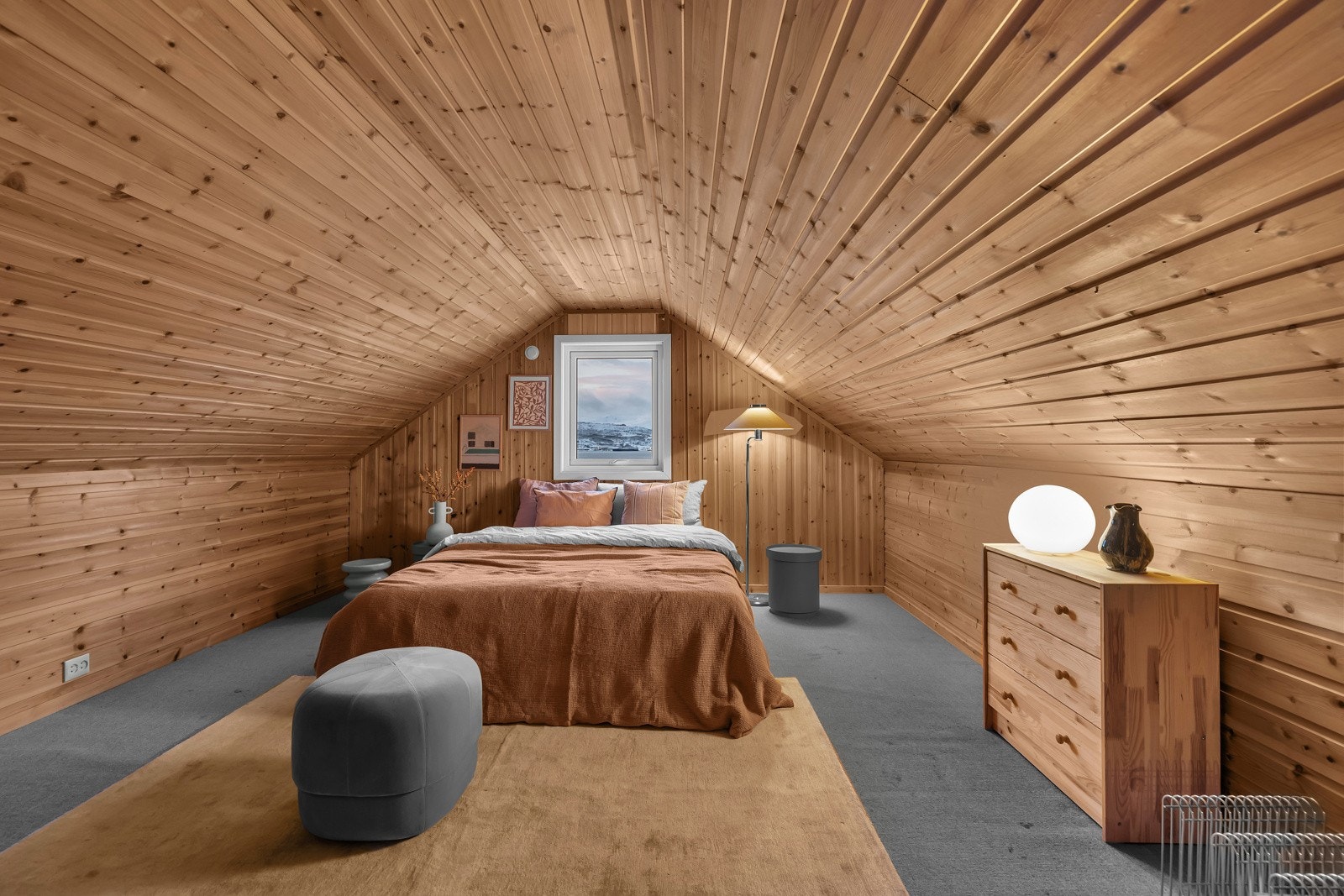 Rommet mot vest er etasjens største Galleribilde