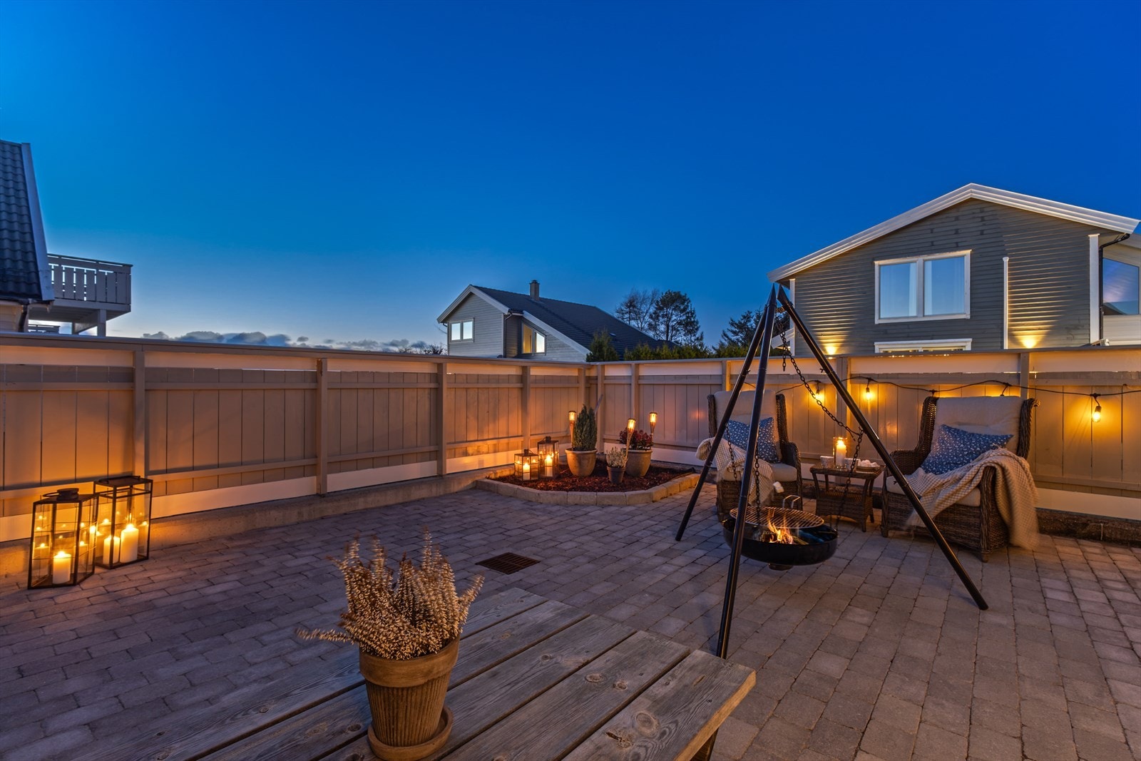 Boligen har flere flotte uteplasser. Galleribilde