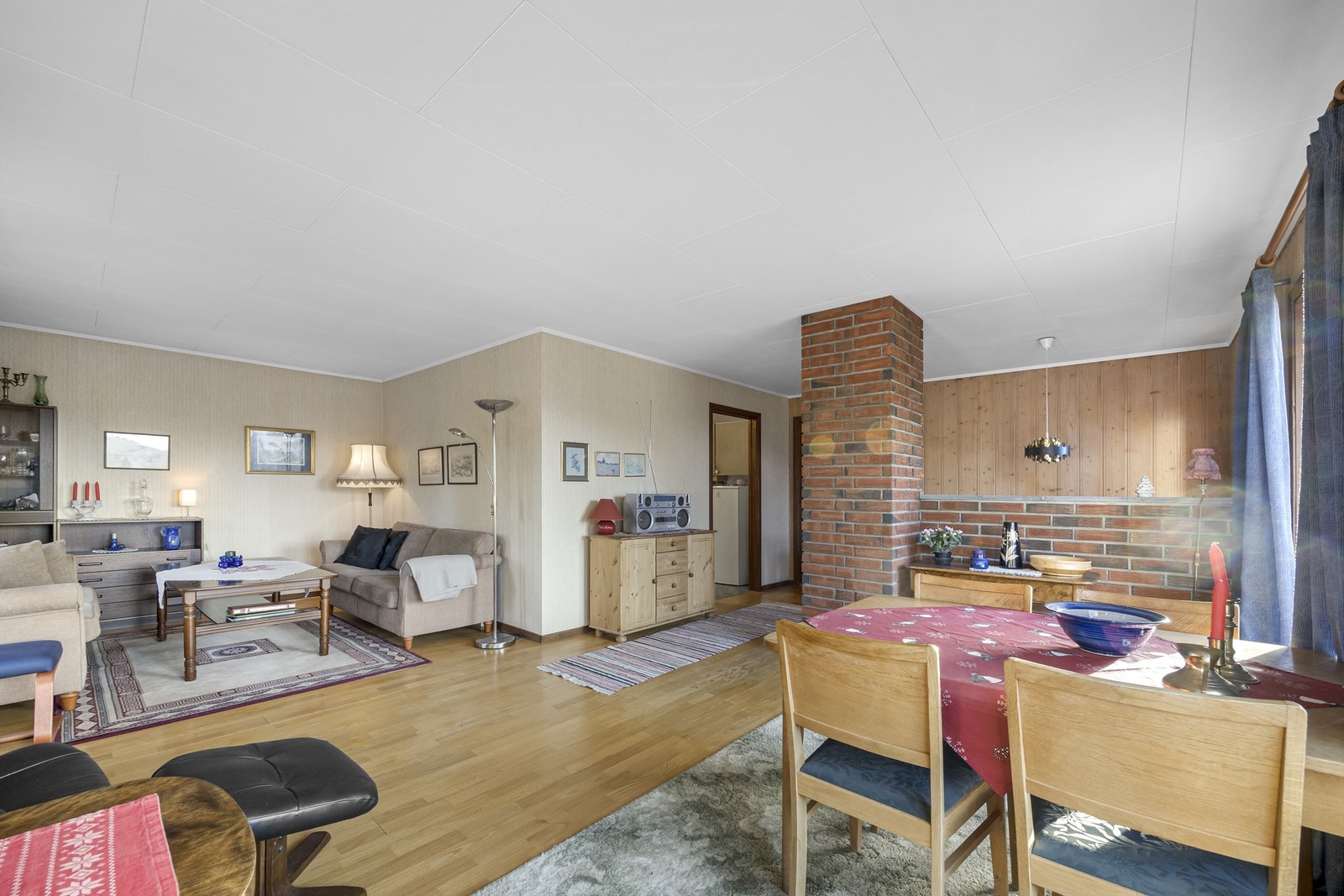 Stor og åpen stue. Galleribilde