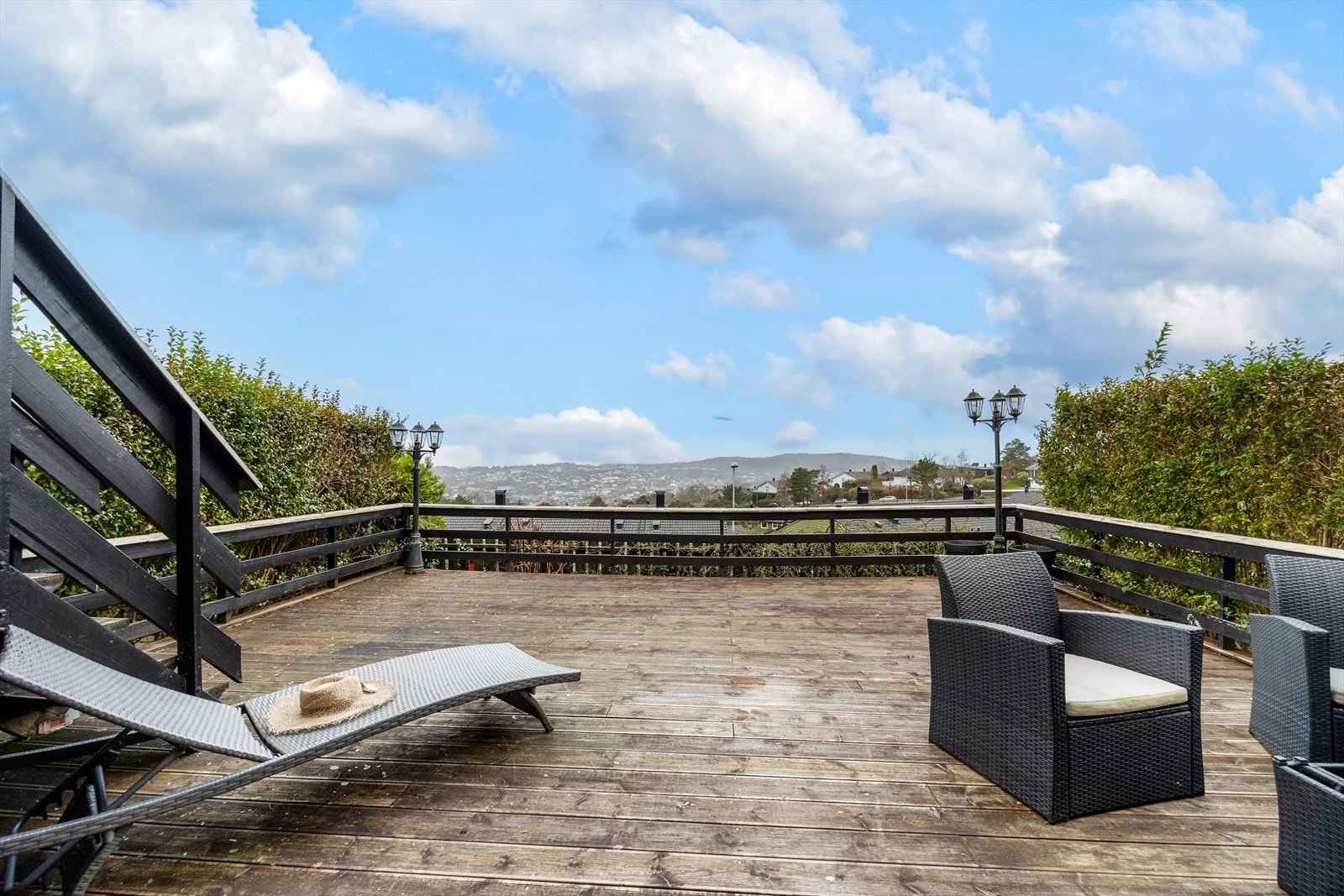 Nydelig utsikt fra boligens terrasse. Galleribilde