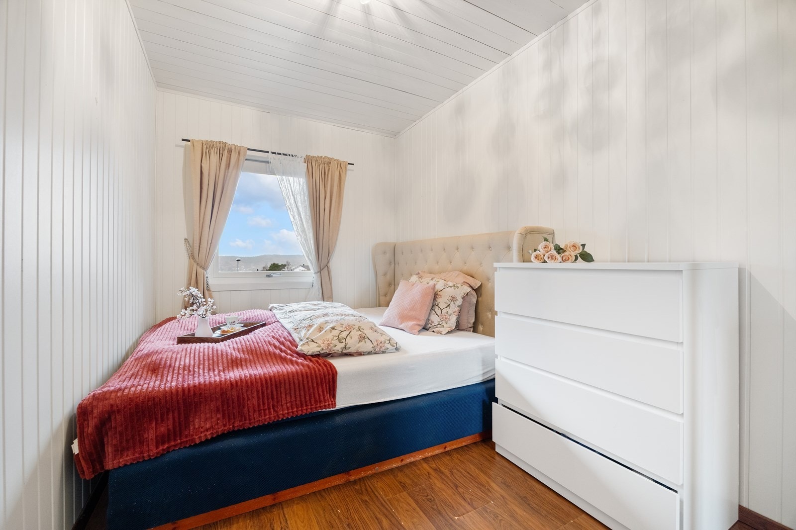 Boligens to soverom måler 9 kvm og 11,2 kvm. Galleribilde