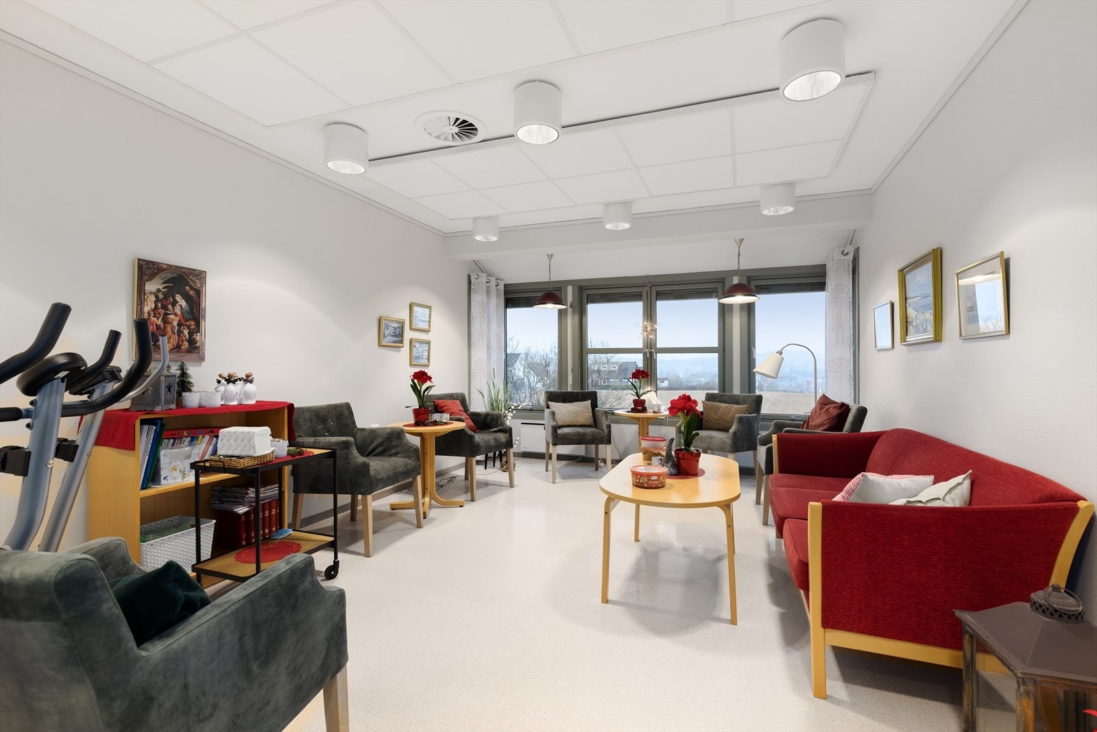 Fellesareal med stue som gir et hyggelig samlingspunkt. Galleribilde