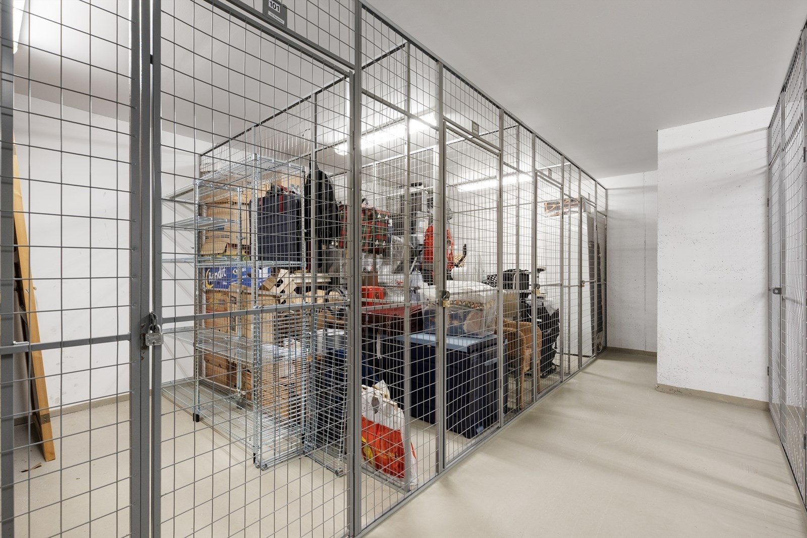 Leiligheten disponerer bod i første etasje og i kjeller på 3m2 og 4m2. Galleribilde