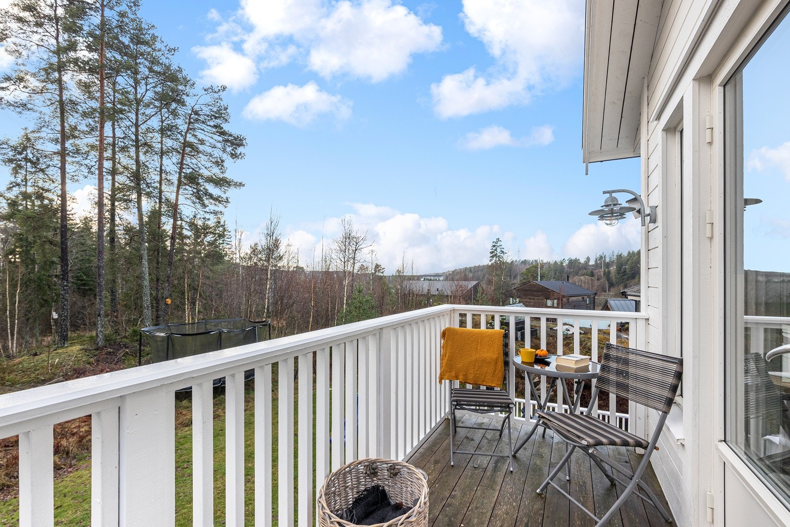 Balkongen er det perfekte sted til morgenkaffen Galleribilde