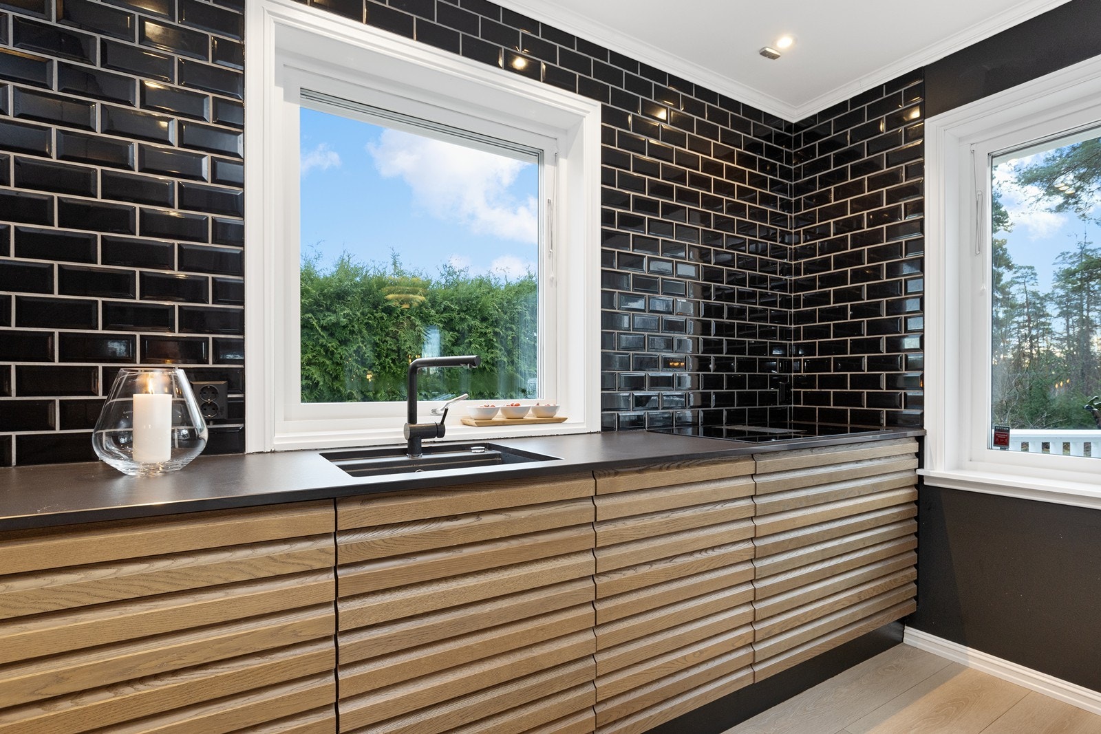 Benkeplaten i dekton er slitesterk og enkel å vedlikehold Galleribilde