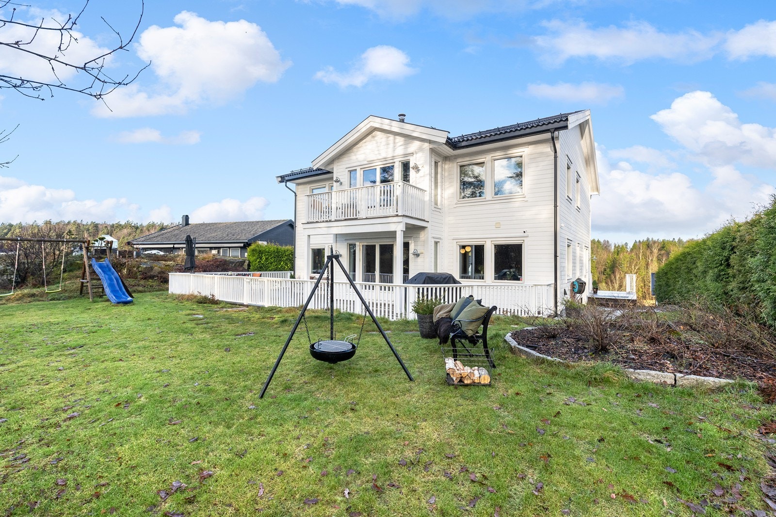 Et barnevennlig og trygt bomiljø med naturen i umiddelbar nærhet Galleribilde
