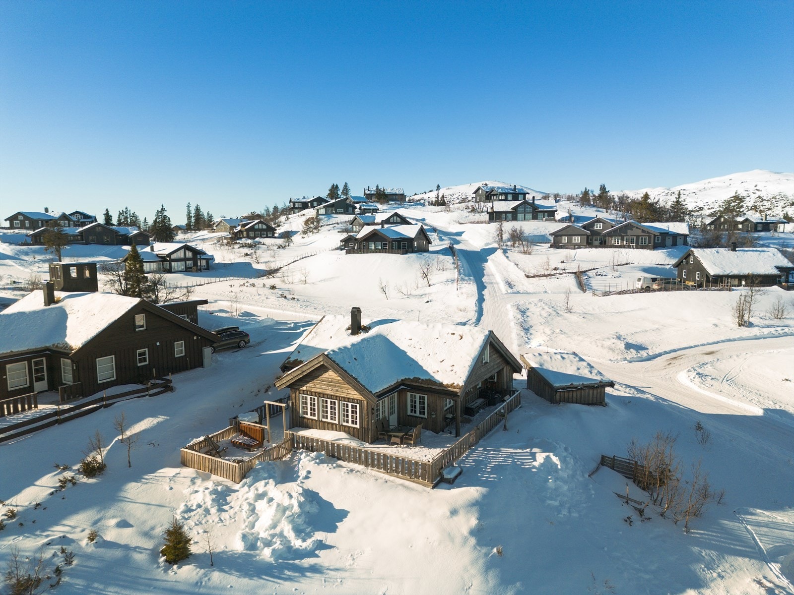 Vi håper du har anledning til å besøke denne fine eiendommen, og samtidig se hvor vakkert det er på Gamlestølen. Velkommen på visning! Galleribilde