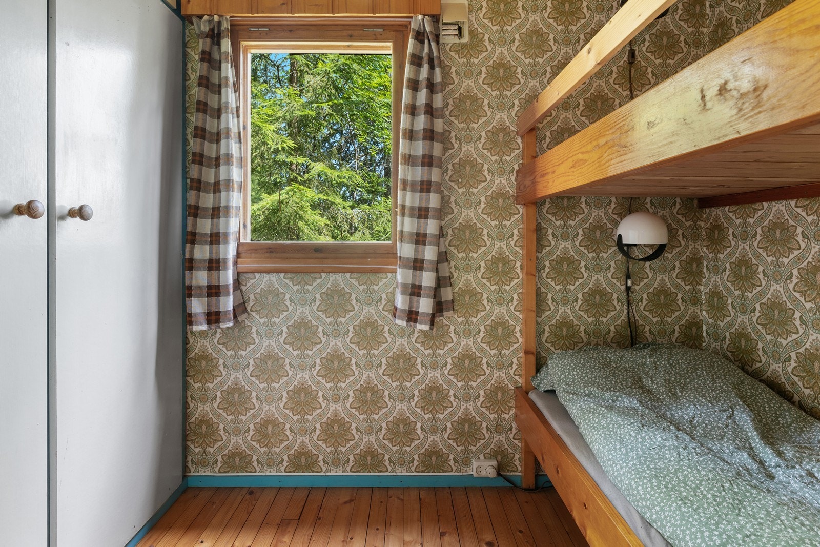 Rommene er innredet med køyesenger og byr på flere sengeplasser. Galleribilde