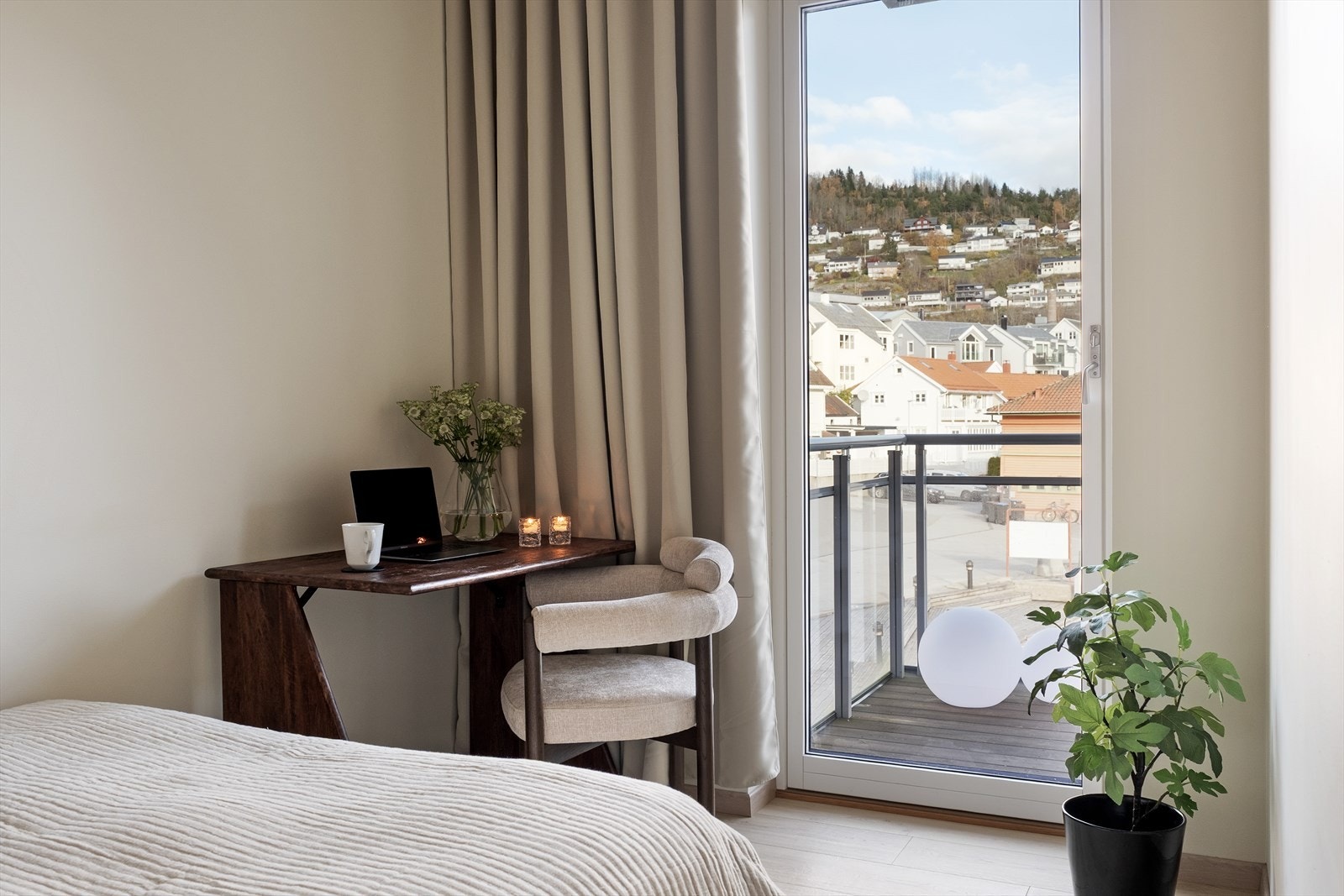 Her kan ein møblere med eit skrivebord eller garderobe - alt etter kva ein sjølv ønskjer. Galleribilde