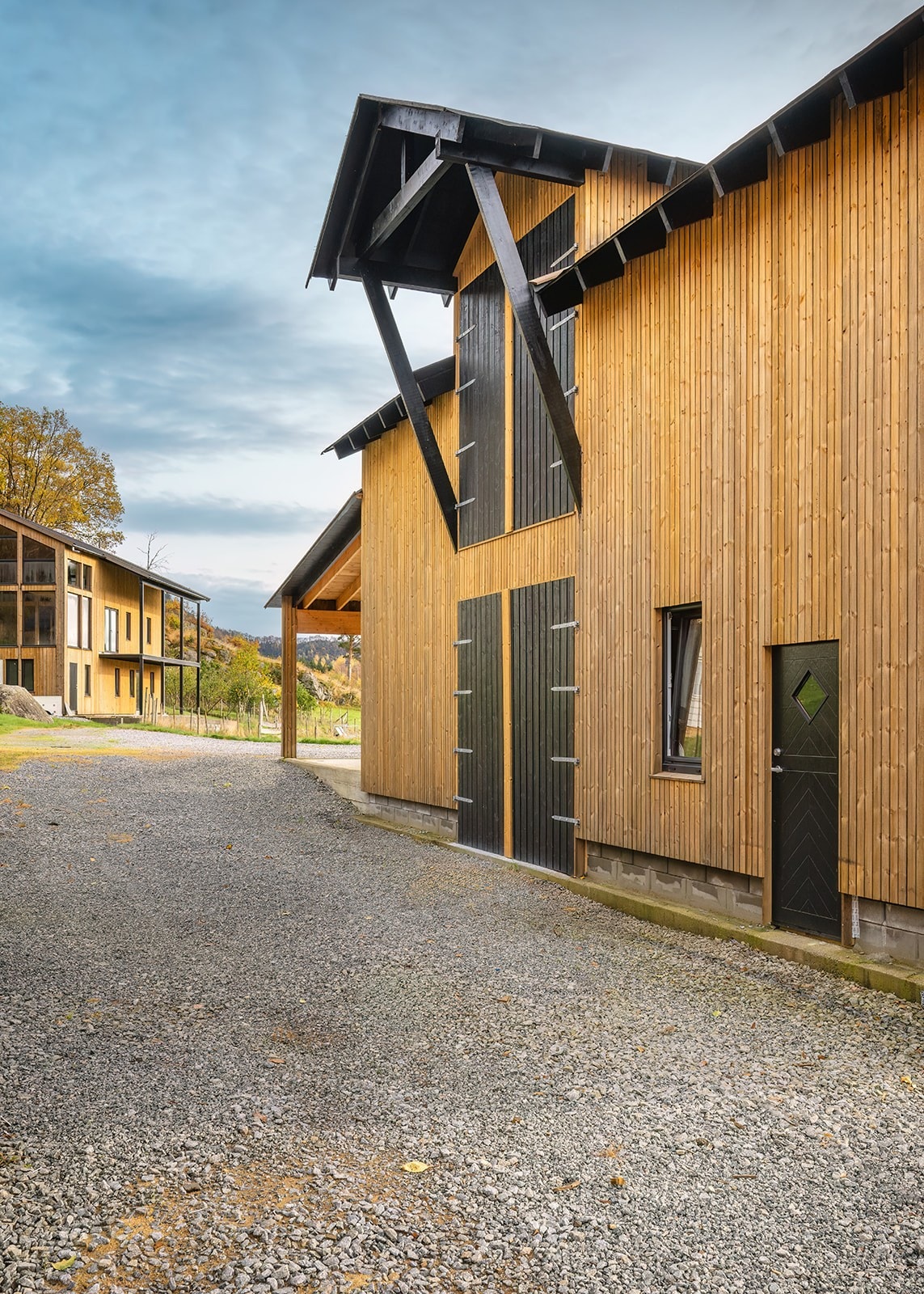 Flotte sorte detaljer går igjen på både dette og de omkringliggende byggene. Galleribilde