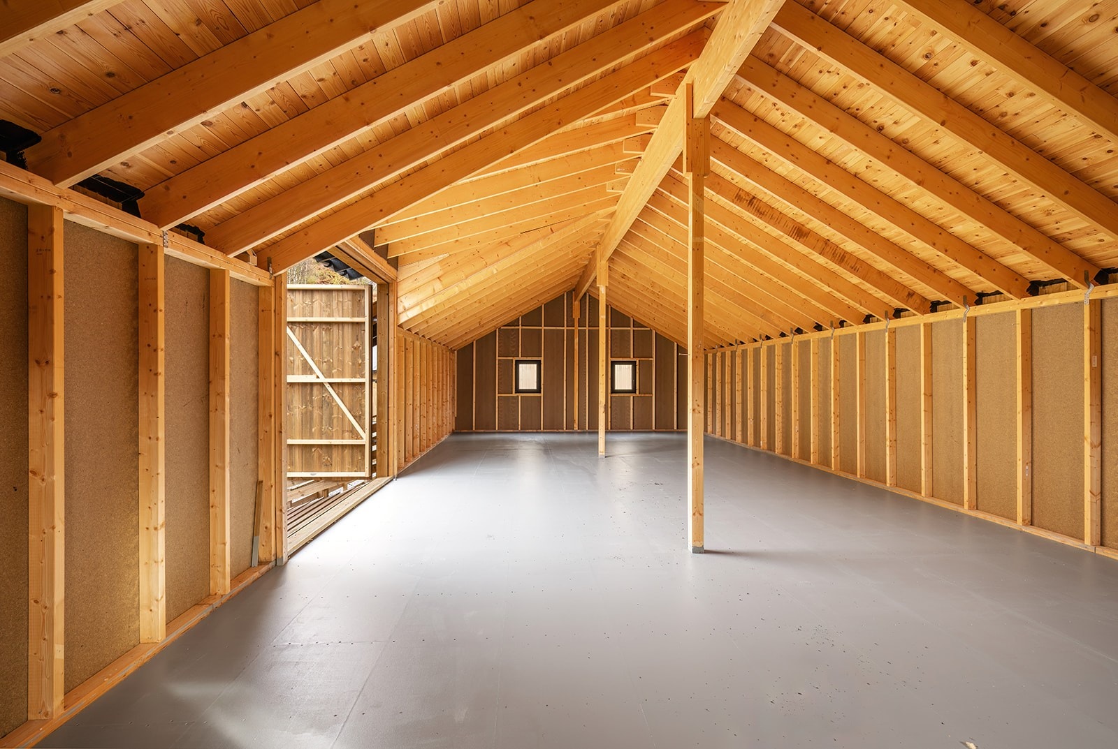 Løens andre etasje er et romslig og åpent samlingsrom som kan brukes til alt fra festlige anledninger og selskaper til møter, kurs eller hobbyaktiviteter - mulighetene er mange. Galleribilde