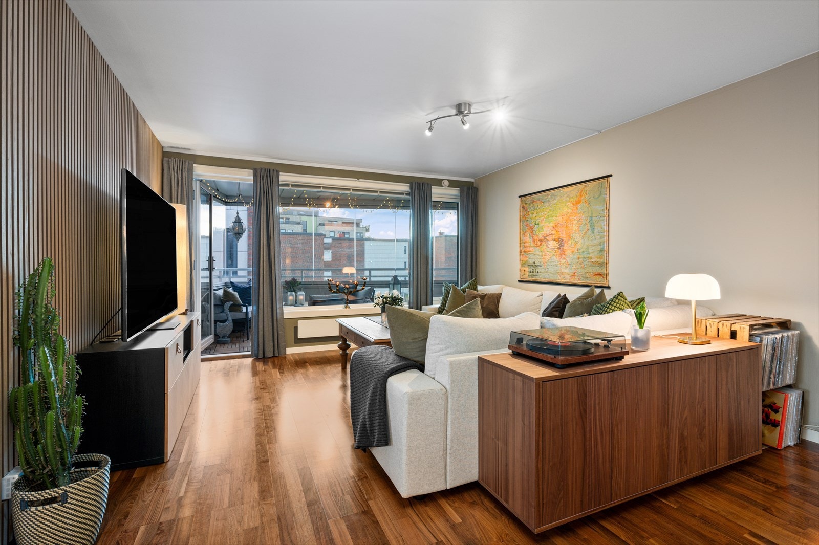 Velkommen til Aunegrenda 3! Heimdal Eiendomsmegling v/Anders Steien har gleden av å presentere denne romslige 4-roms leiligheten i populære Brundalen borettslag Galleribilde