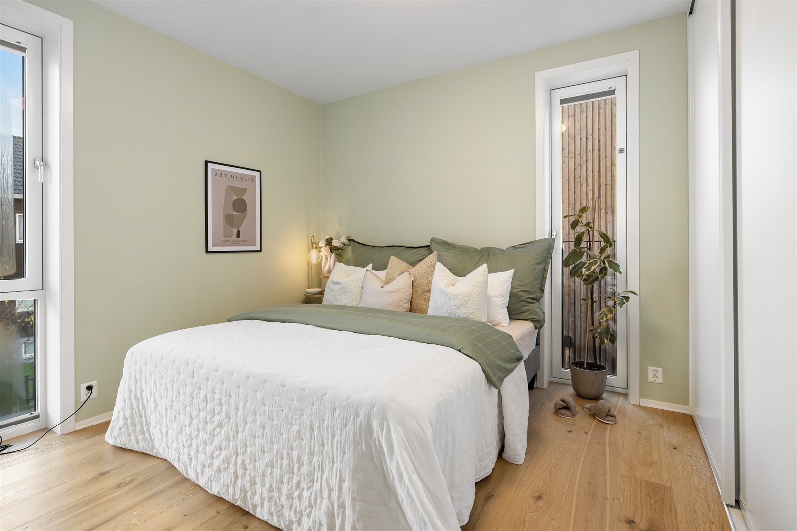 - Romslig og lunt hovedsoverom - Galleribilde