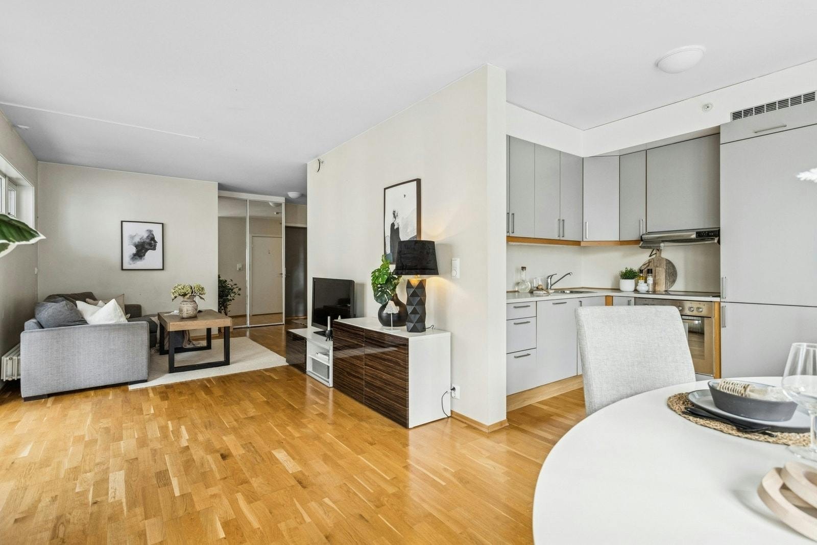 God plass til spisestue Galleribilde