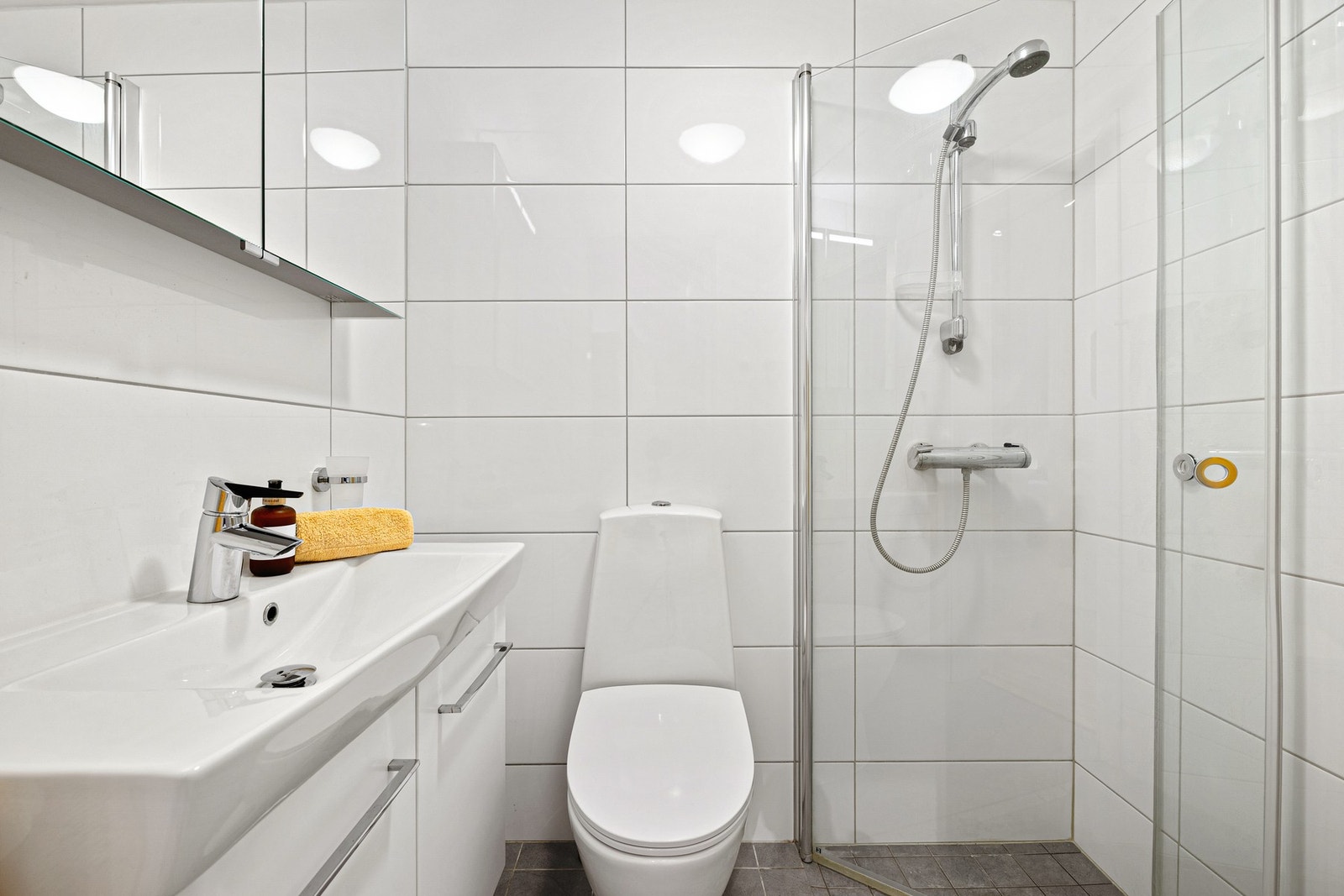 Flislagt bad på 2,2 m² Galleribilde