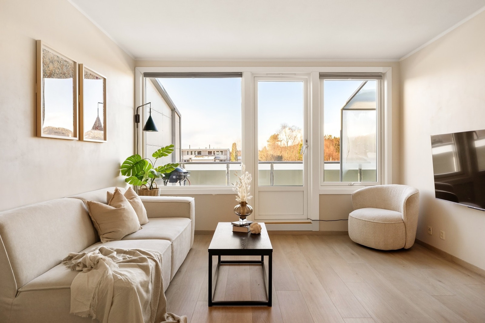 Pent 1-stavs laminat på gulv Galleribilde