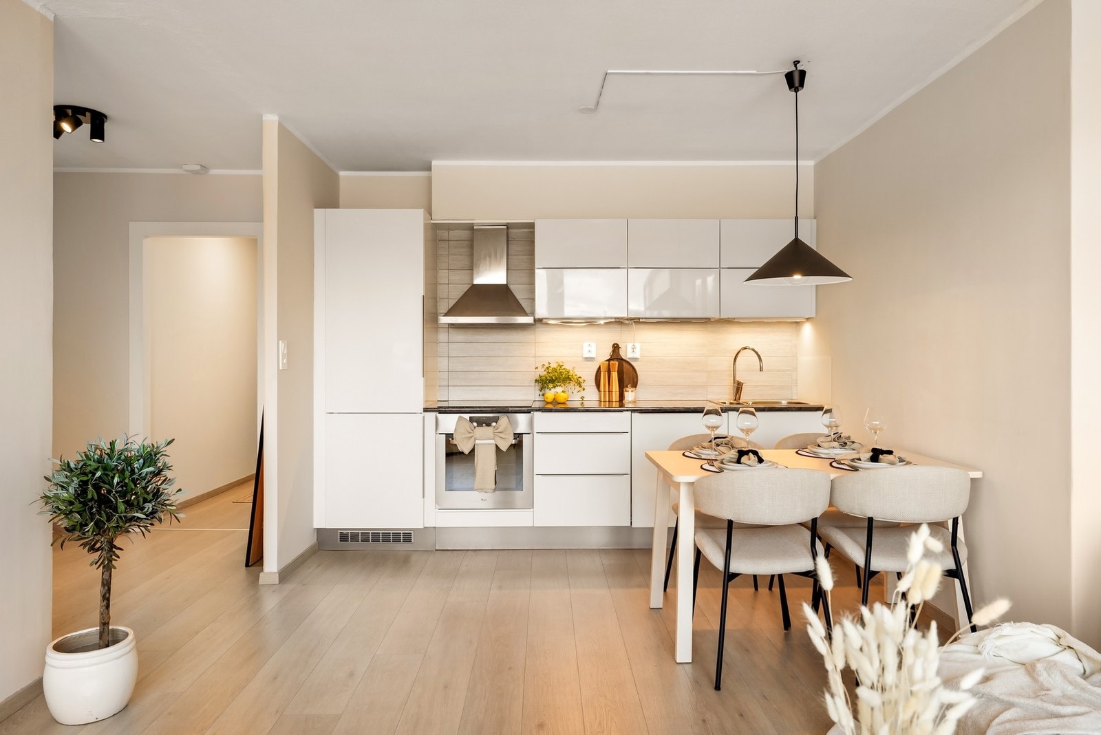 Moderne og flott leilighet som holder en høy boligstandard Galleribilde