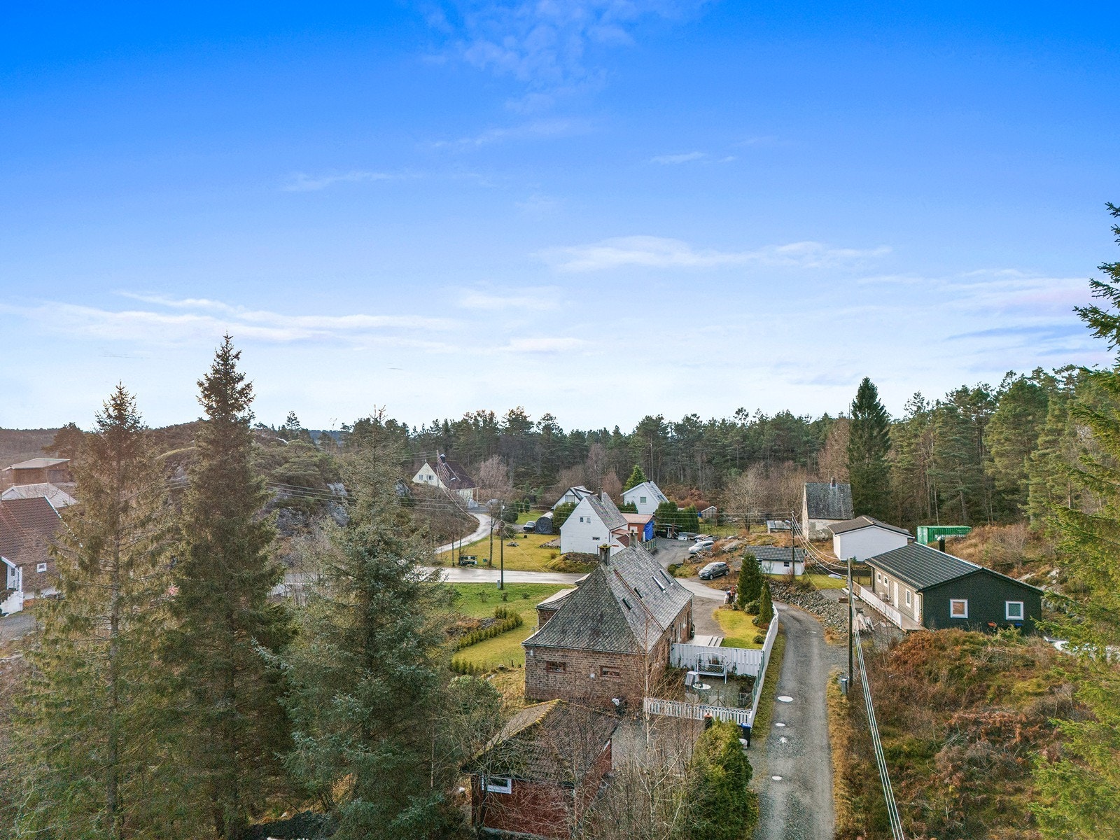 Boligen ligger i et rolig nabolag med nærhet til fasiliteter. Galleribilde