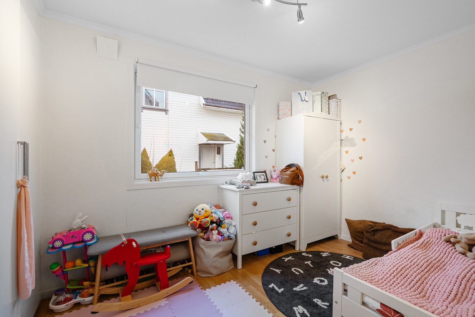 Soverom 2 - også dette med garderobe Galleribilde