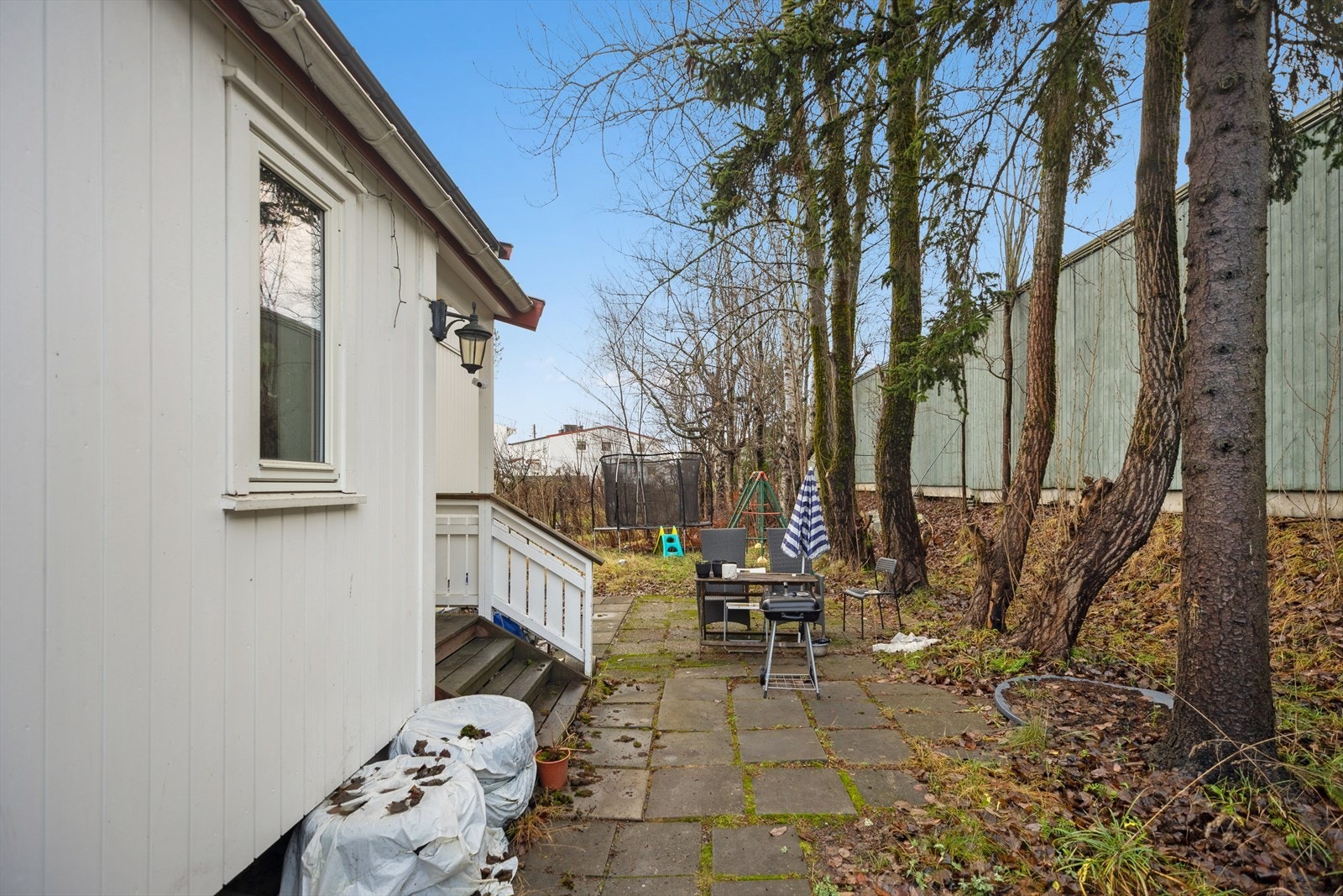 Veitvedt Hageby består av 326 andeler fordelt på 91 vertikaldelte hus. Galleribilde