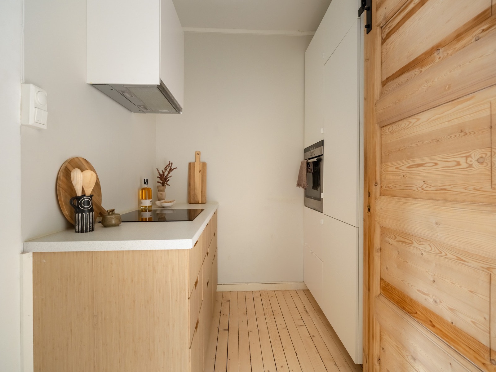 Dette var helt nytt i 2023, og består av slette fronter med integrerte håndtak. Galleribilde