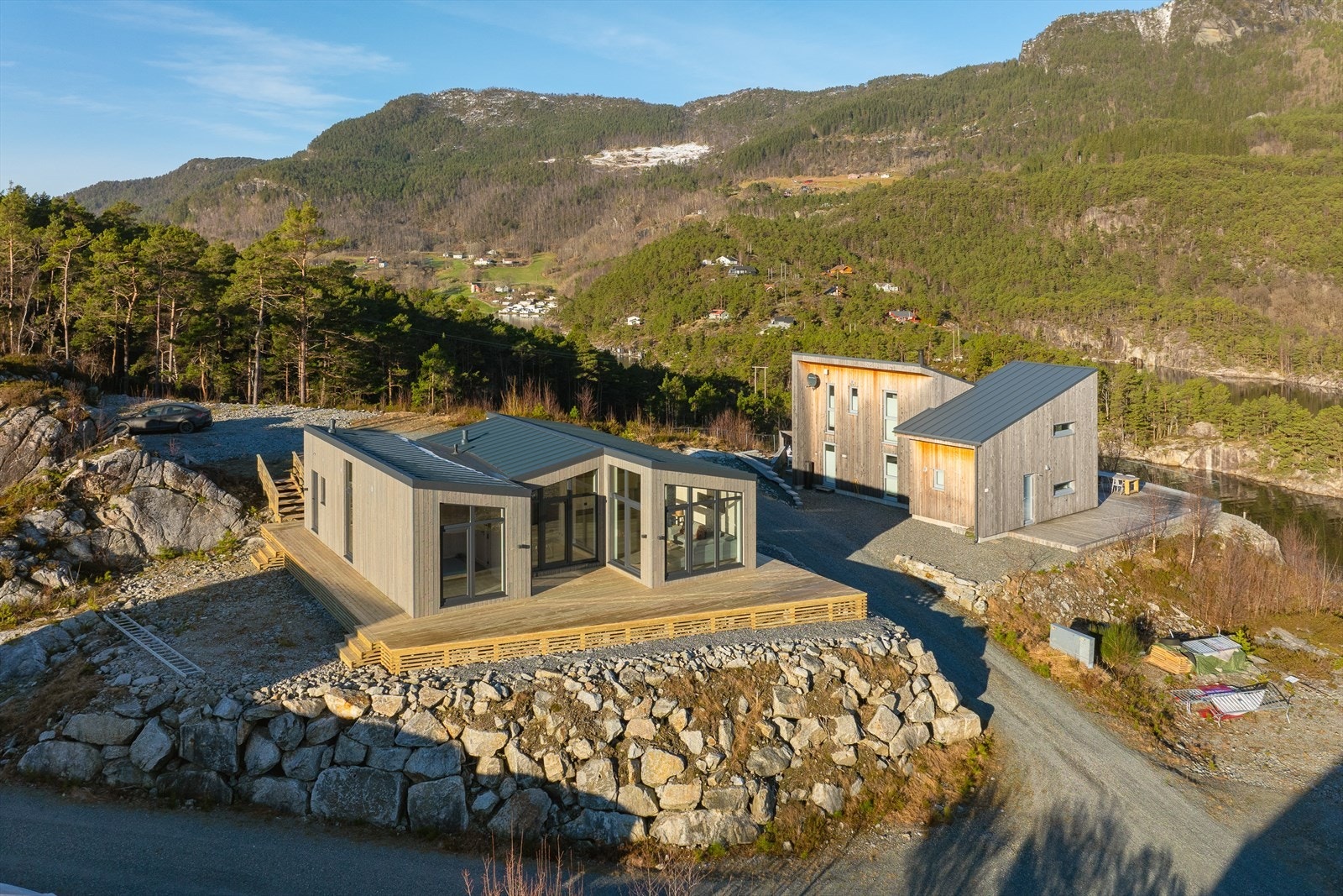 Velkommen til Storøyvegen 130 - presentert av eiendomsmegler Alexander Kvalevaag Skree v/Aktiv Eiendomsmegling! Fotograf: Espen Mills Galleribilde