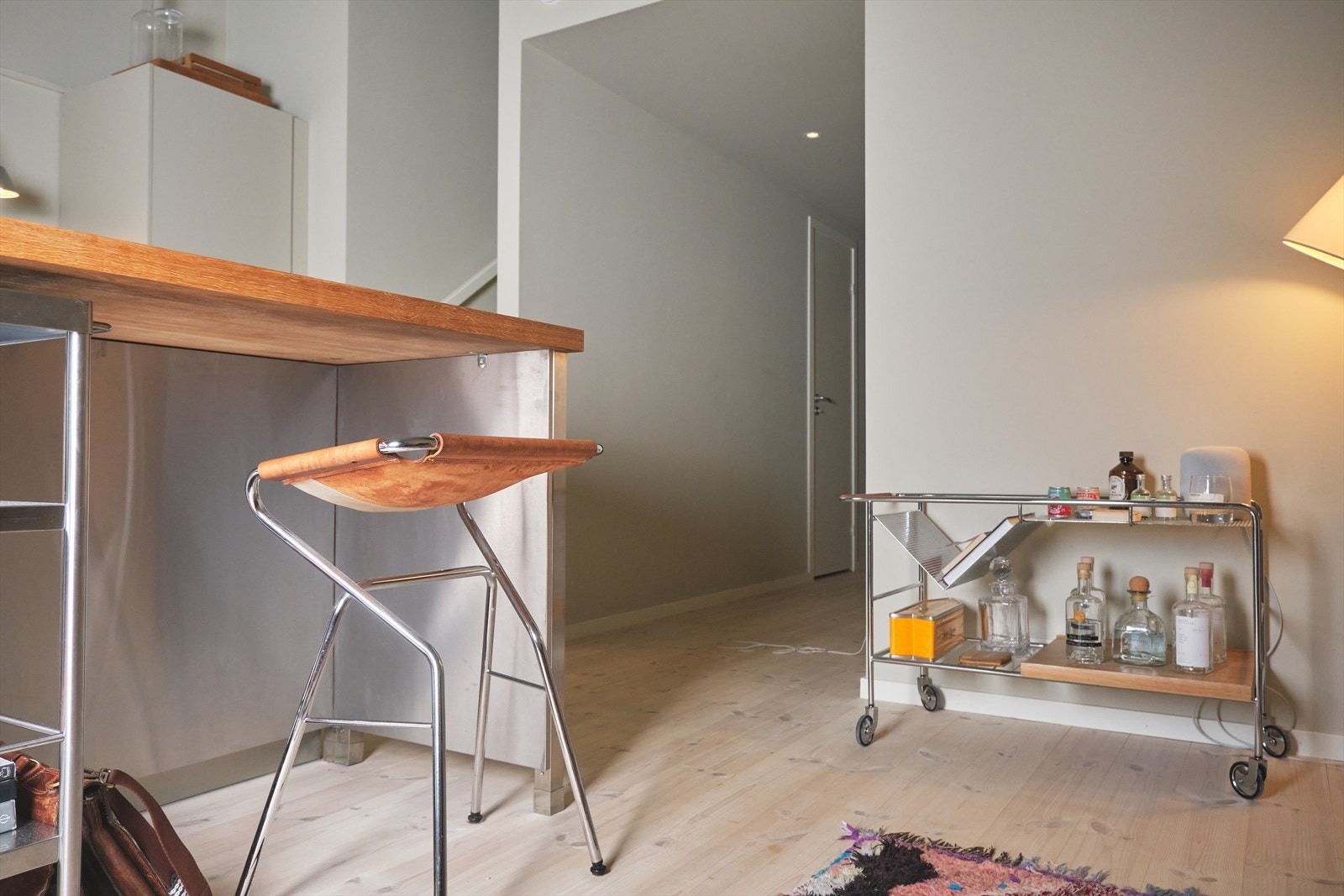 Leiligheten har lekkert furugulv! Galleribilde