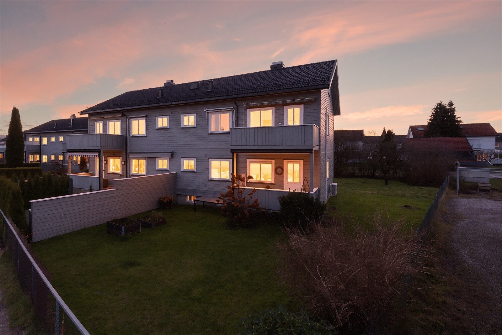 Kveldsstemning i Åsas gate 5 Galleribilde