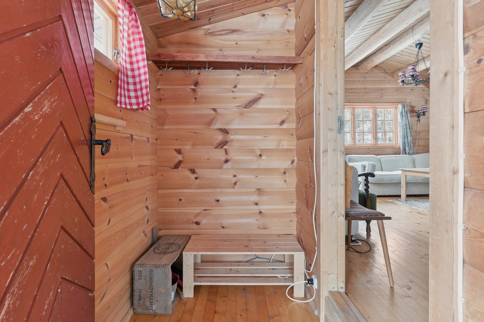 Entré/vindfang på 1,9 kvm. Galleribilde