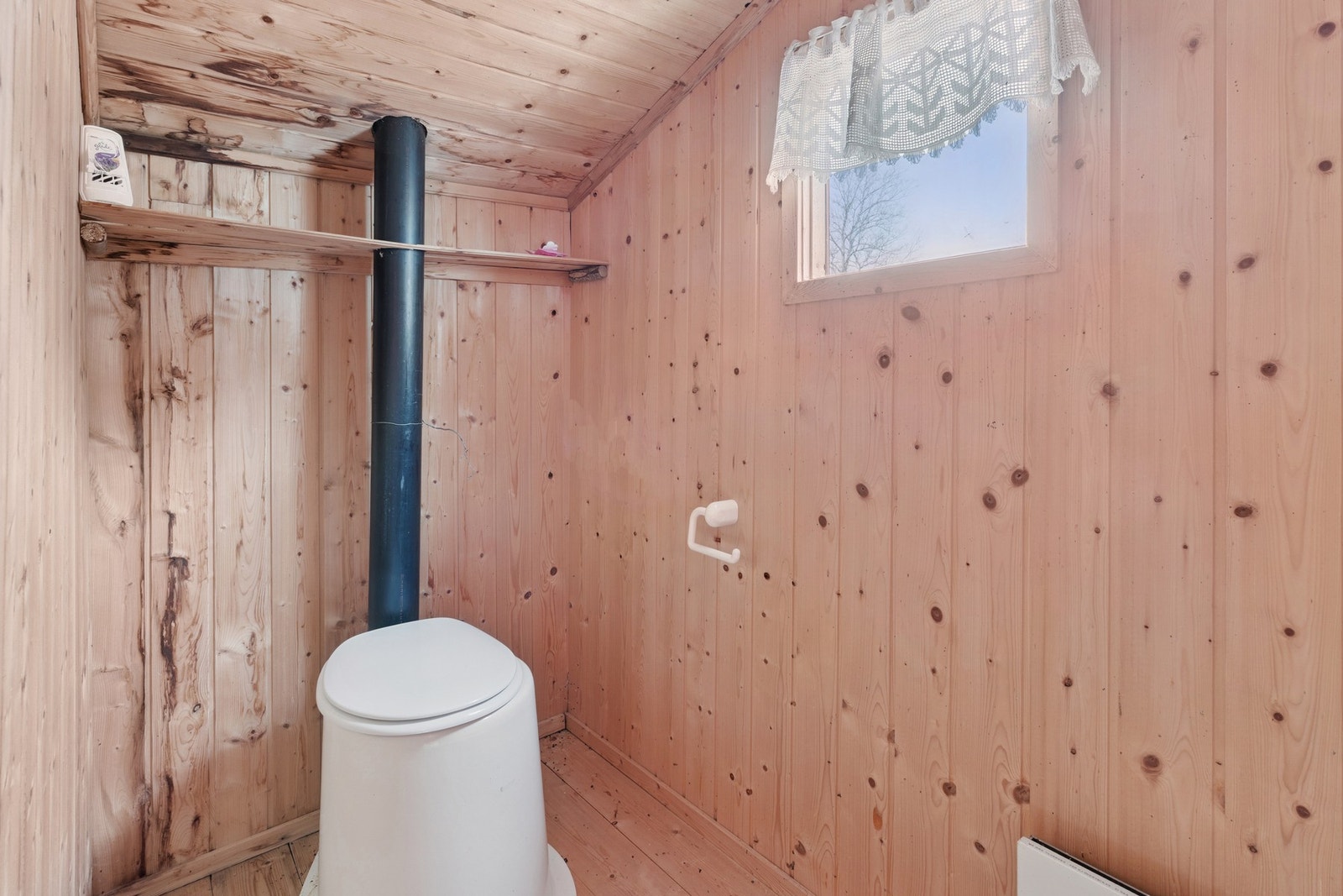 Mulldo i uthus. Galleribilde