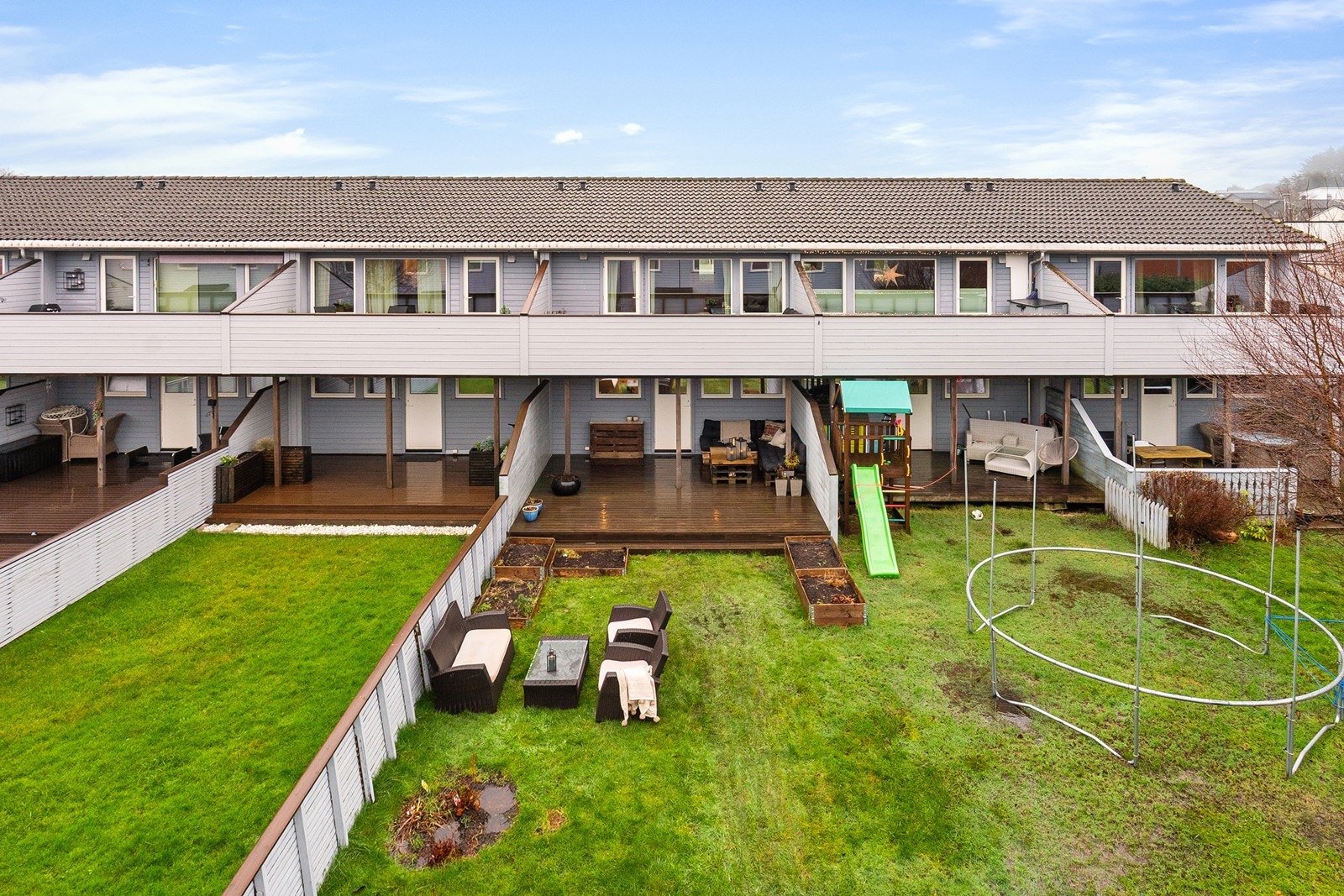 Stor solrik terrasse/hage Galleribilde