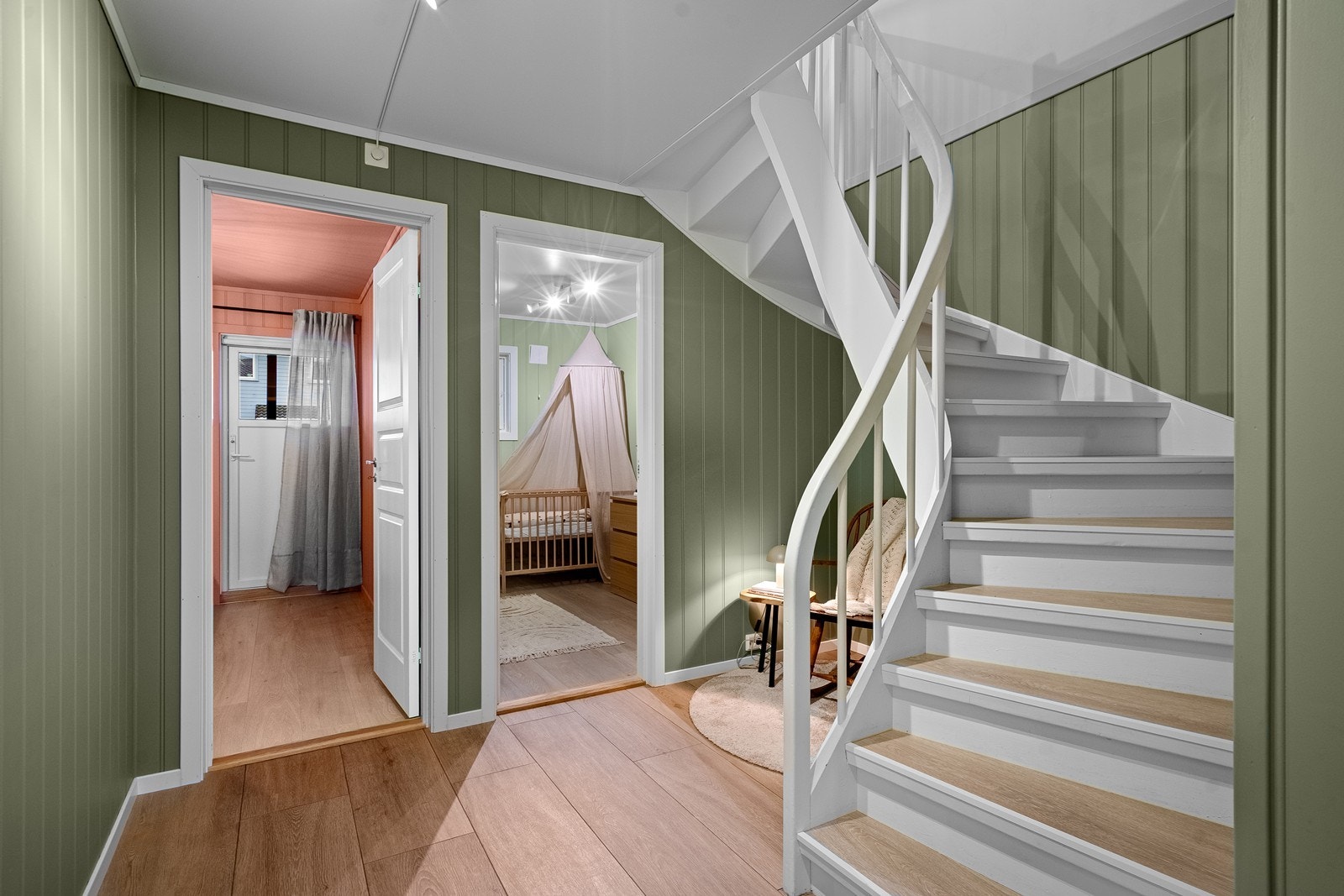 Trapperom/gang 1. etasje Galleribilde