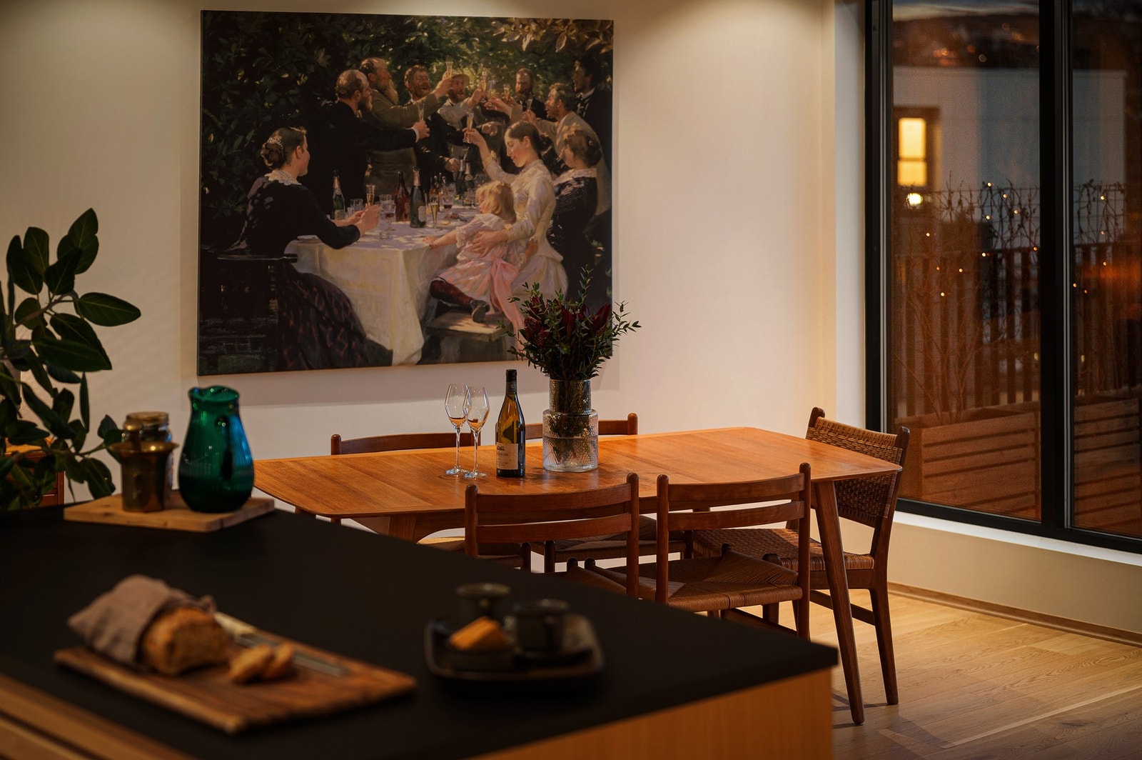 Leiligheten er fra 2021 og består av tidsriktige og fine materialvalg. Galleribilde