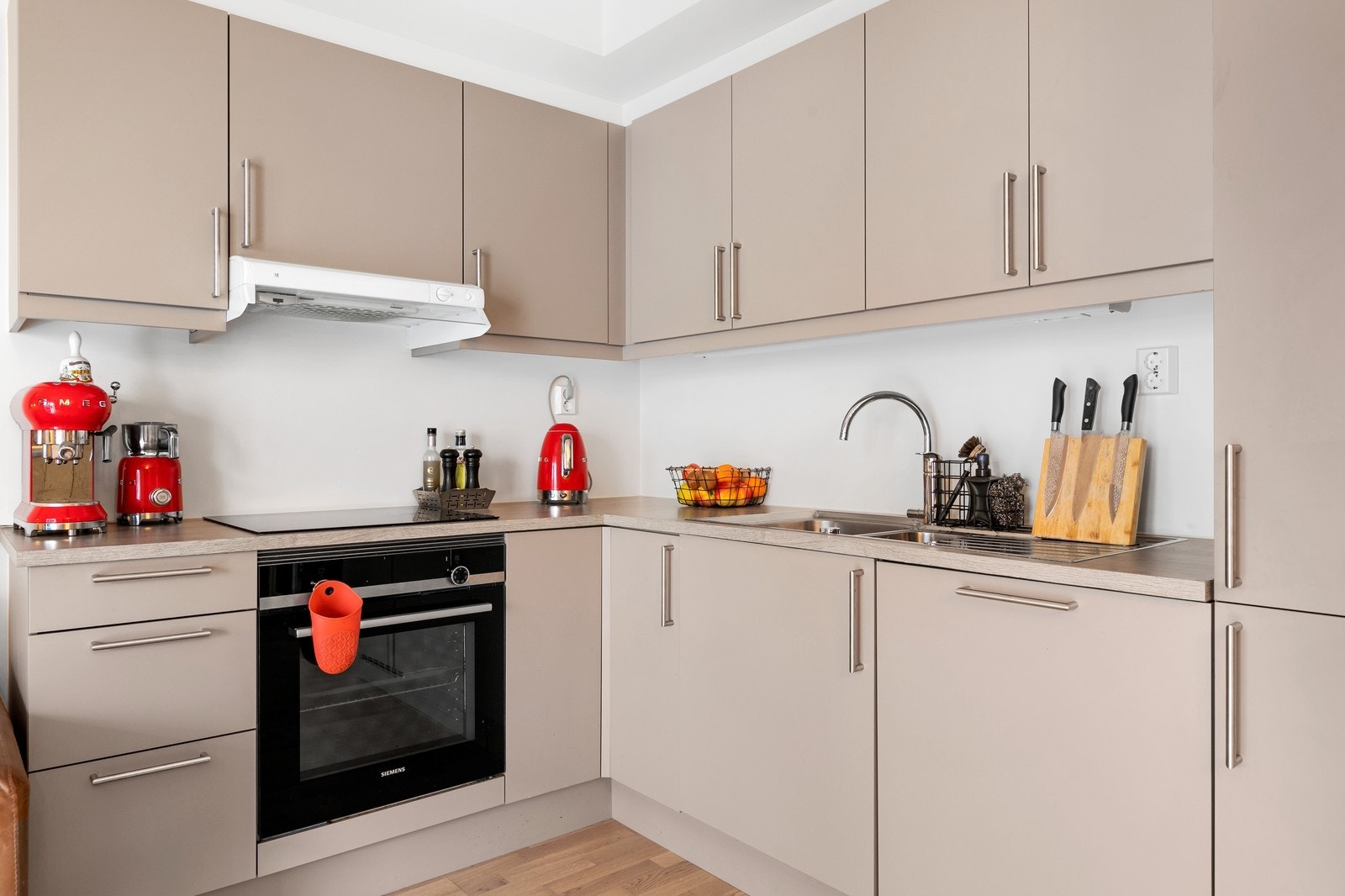 Integrerte hviteverer medfølger. Galleribilde