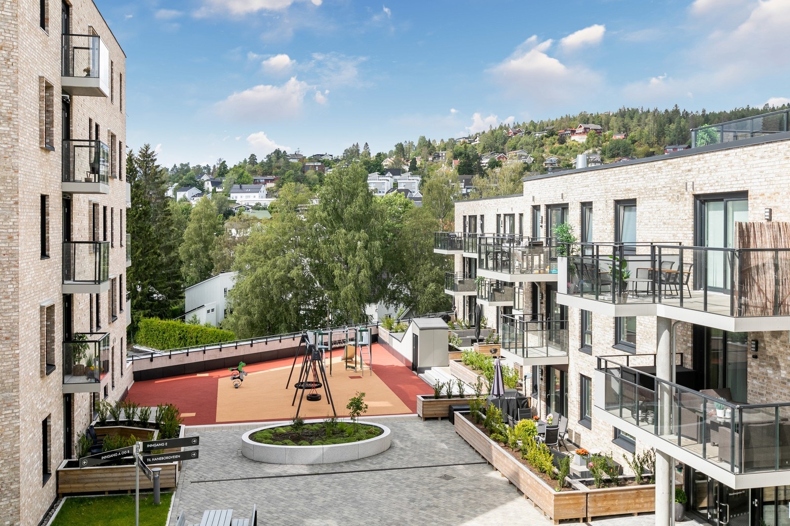 Flott utsikt fra terrassen. Vestvendt med utsikt. Galleribilde