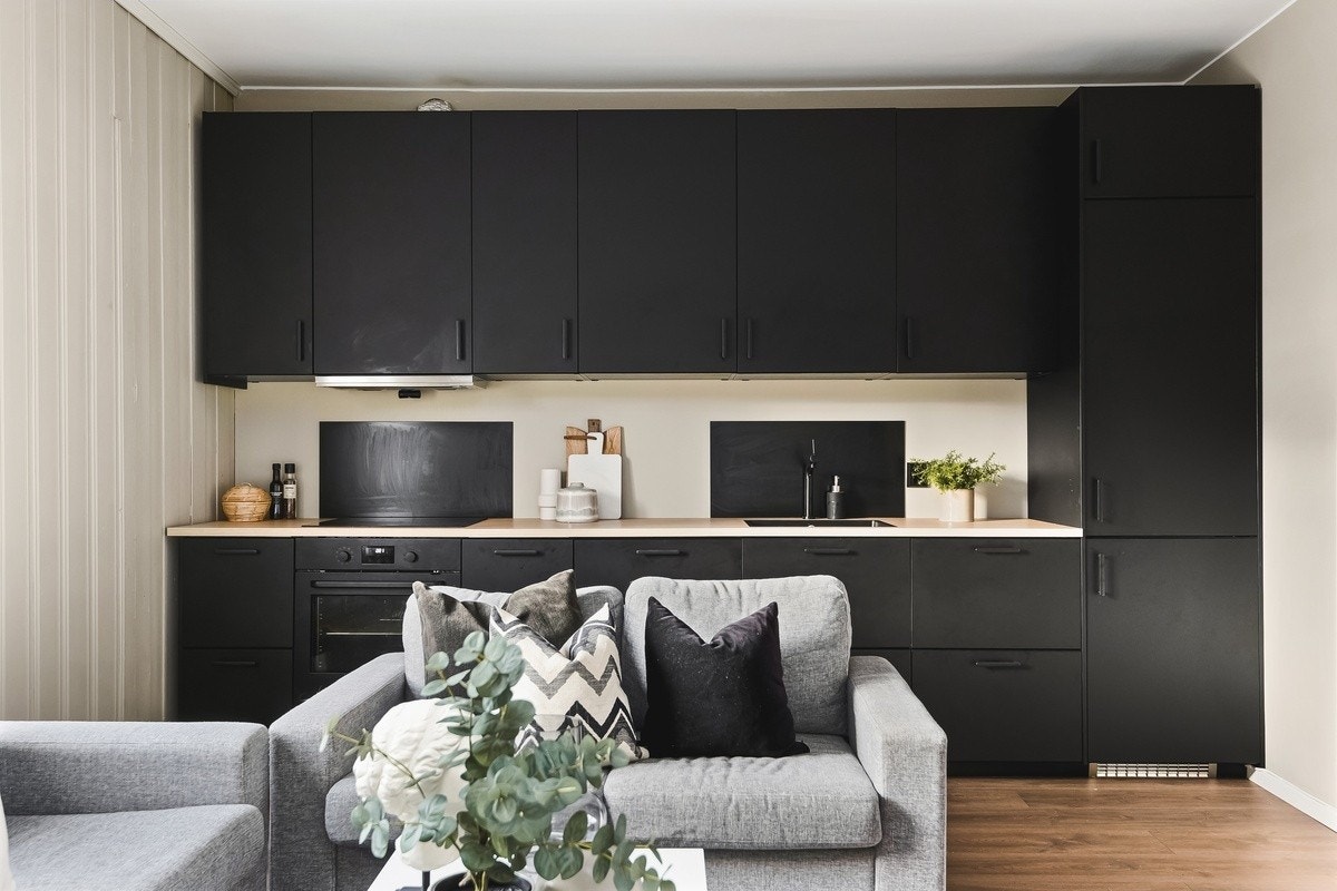 Kjøkkenet er av høy standard og inneholder alt du trenger i hverdagen. Galleribilde