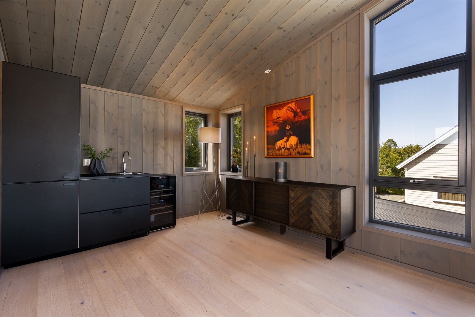 Kjøkkenkroken har også innlagt vann med en liten stålkum. Galleribilde