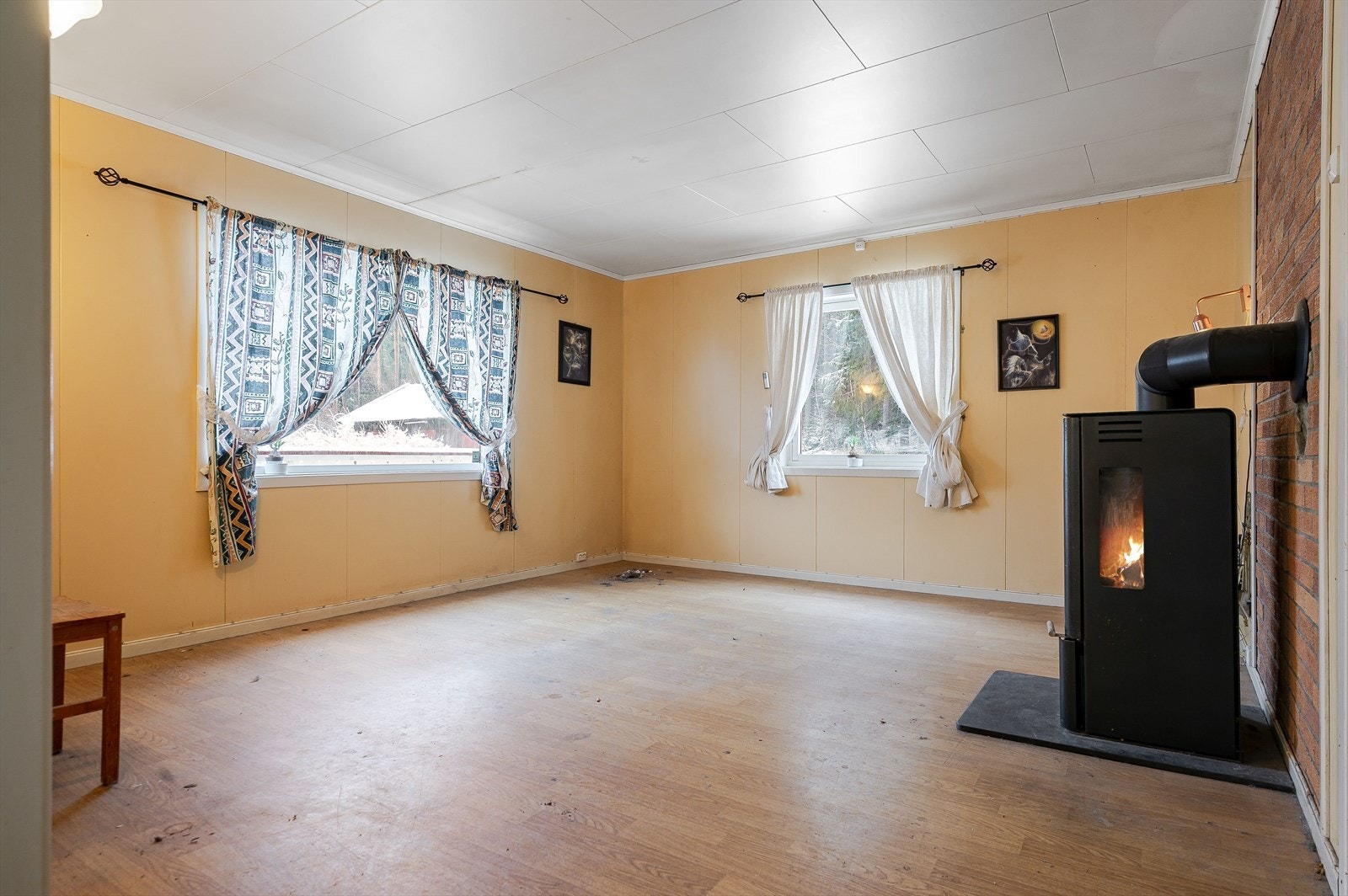 Stue med adkomst fra kjøkkenet. Galleribilde