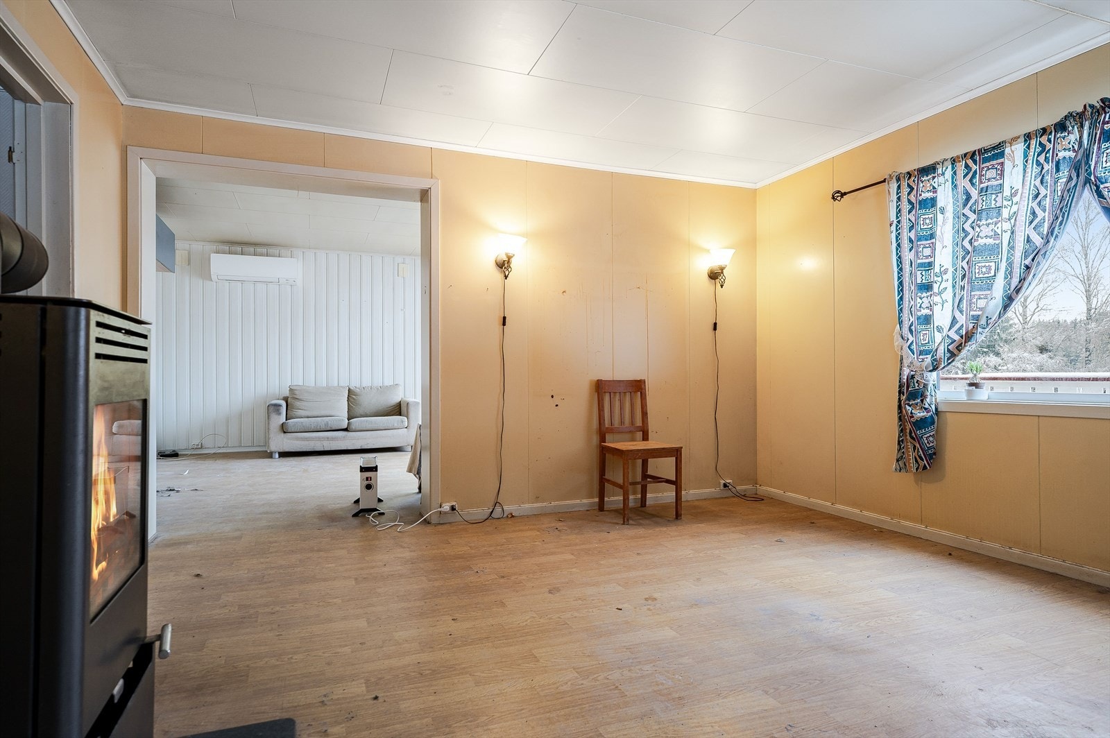 I stua er det vedovn. Galleribilde