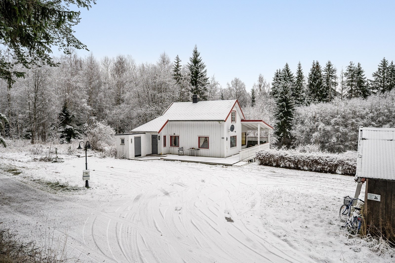 Landlig beliggenhet med turområder rett utenfor døra. Galleribilde