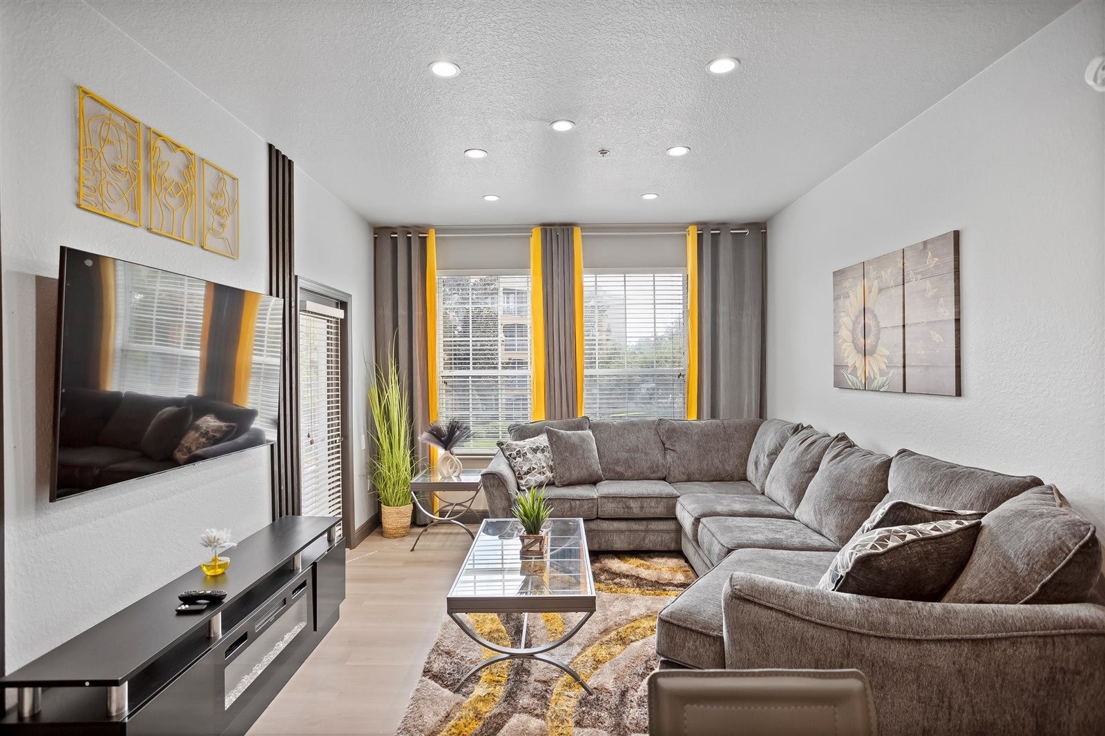 Stue med balkong Galleribilde