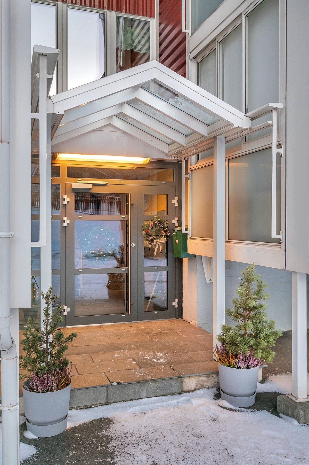 Overbygd inngangsparti Galleribilde