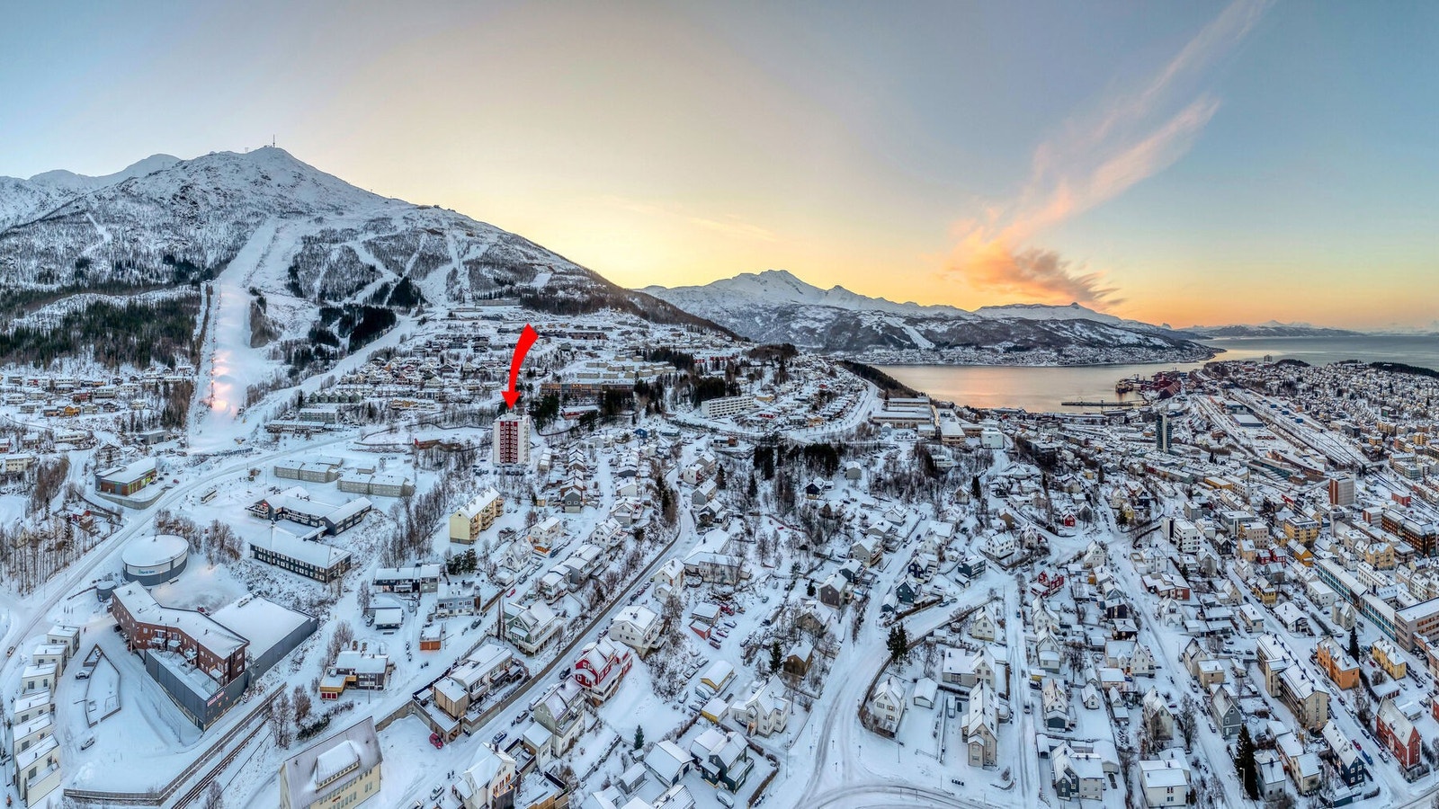 Leiligheten er forhåndsavklart og ingen har meldt sin interesse. Leiligheten kan ikke tas på forkjøpsretten. Leiligheten er også ledig for snarlig overtakelse om ny eier ønsker det. Galleribilde