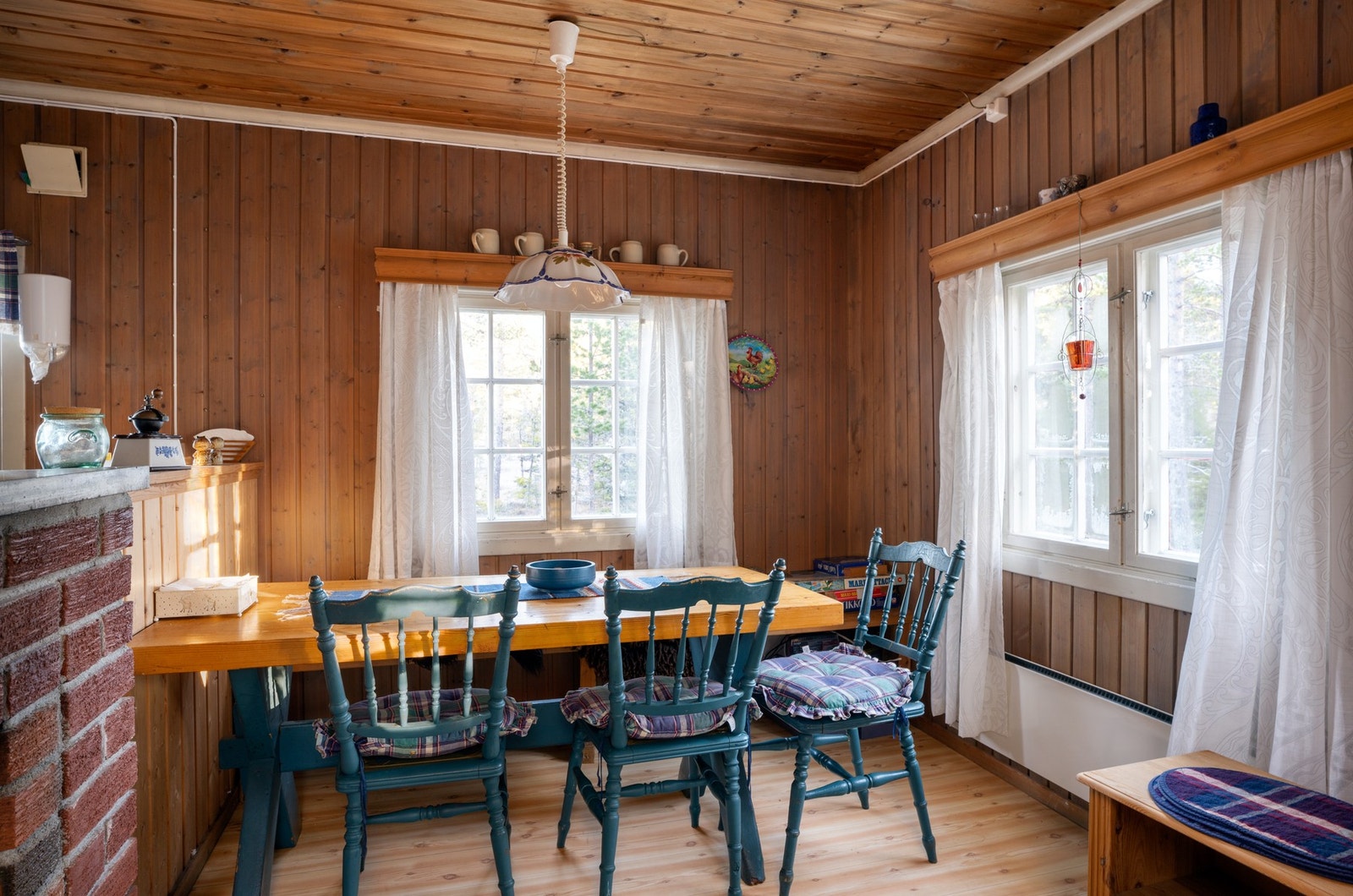 Lys og hyggelg spiseplass. Galleribilde